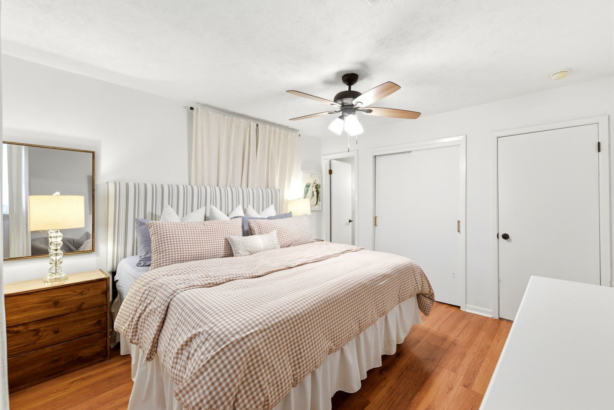 10707 Hillside Drive Property Photo 8