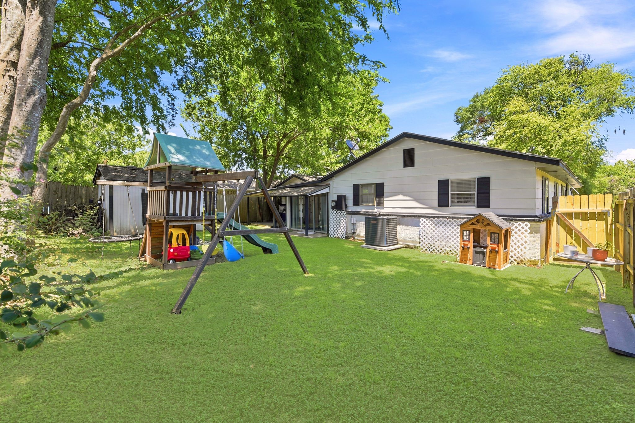 10707 Hillside Drive Property Photo 17