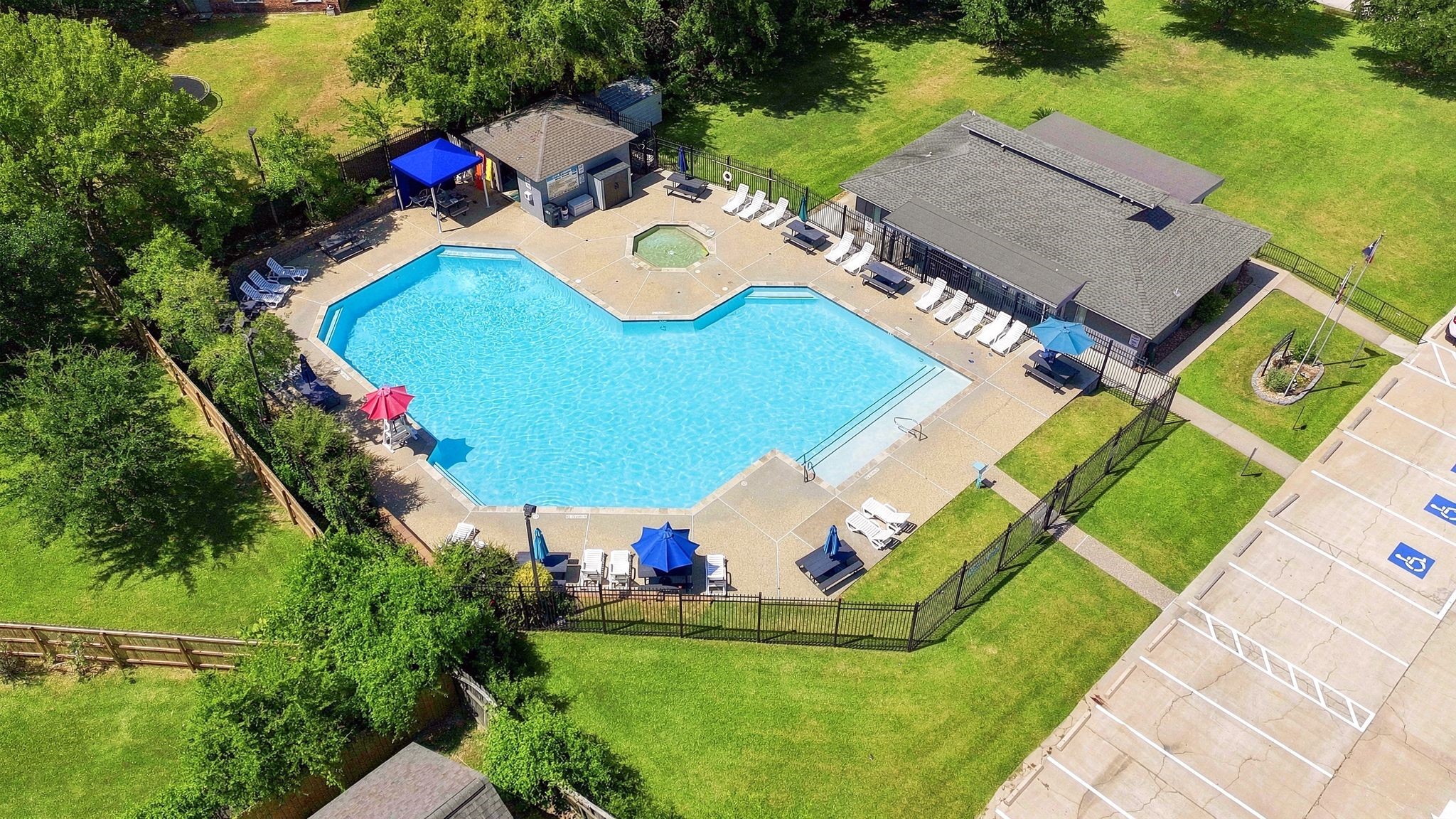 10707 Hillside Drive Property Photo 23