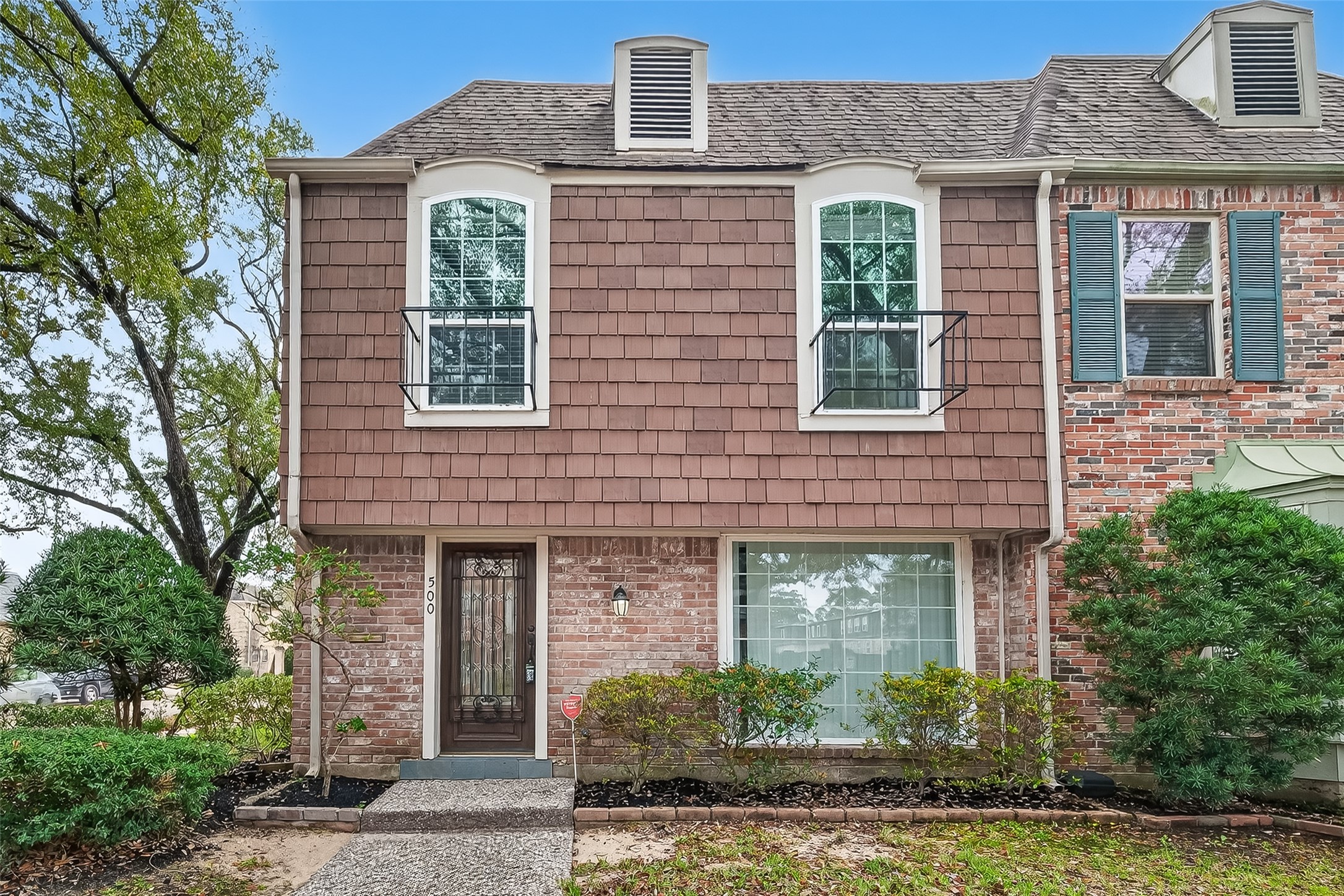 500 N Post Oak Lane Property Photo 1