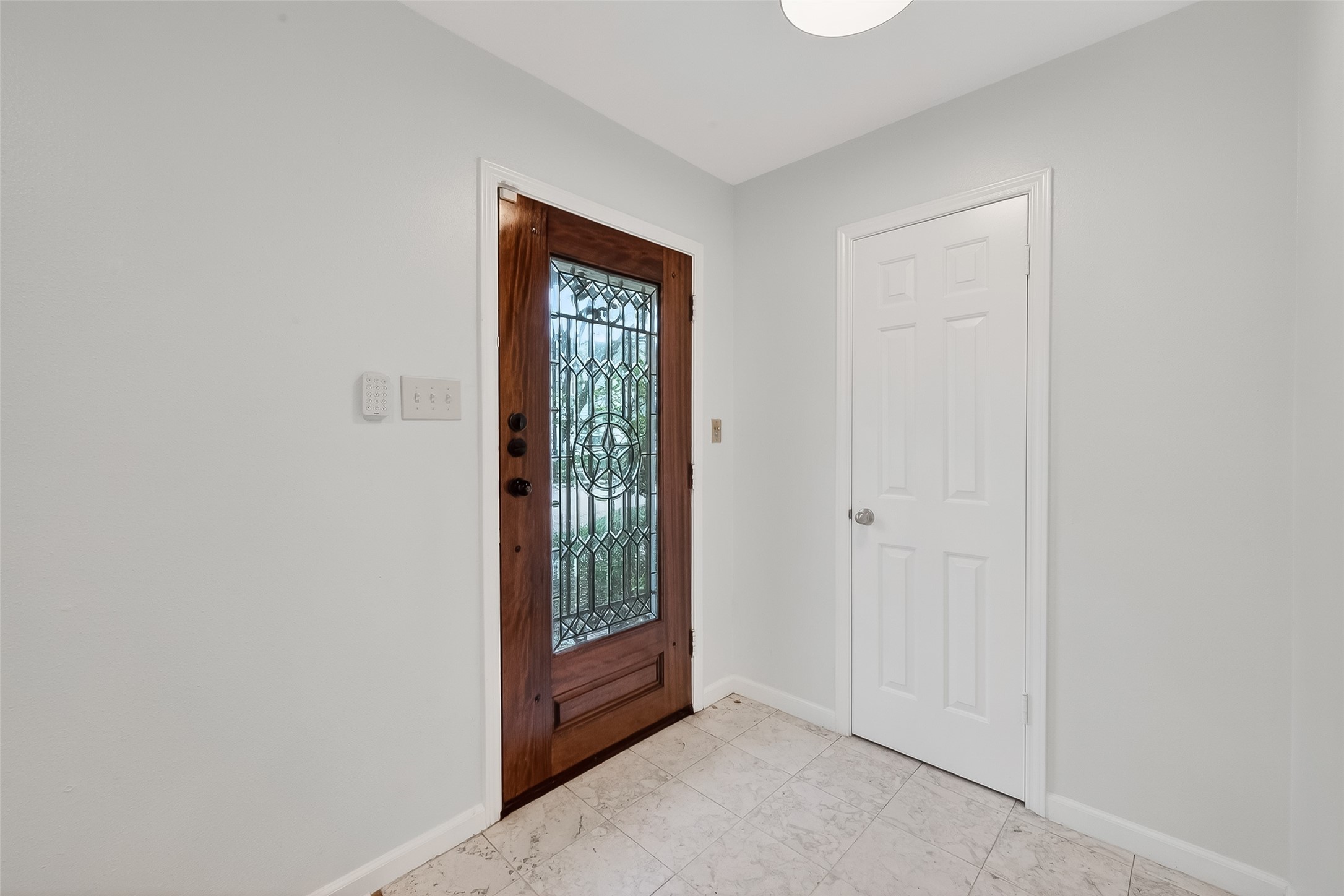 500 N Post Oak Lane Property Photo 3