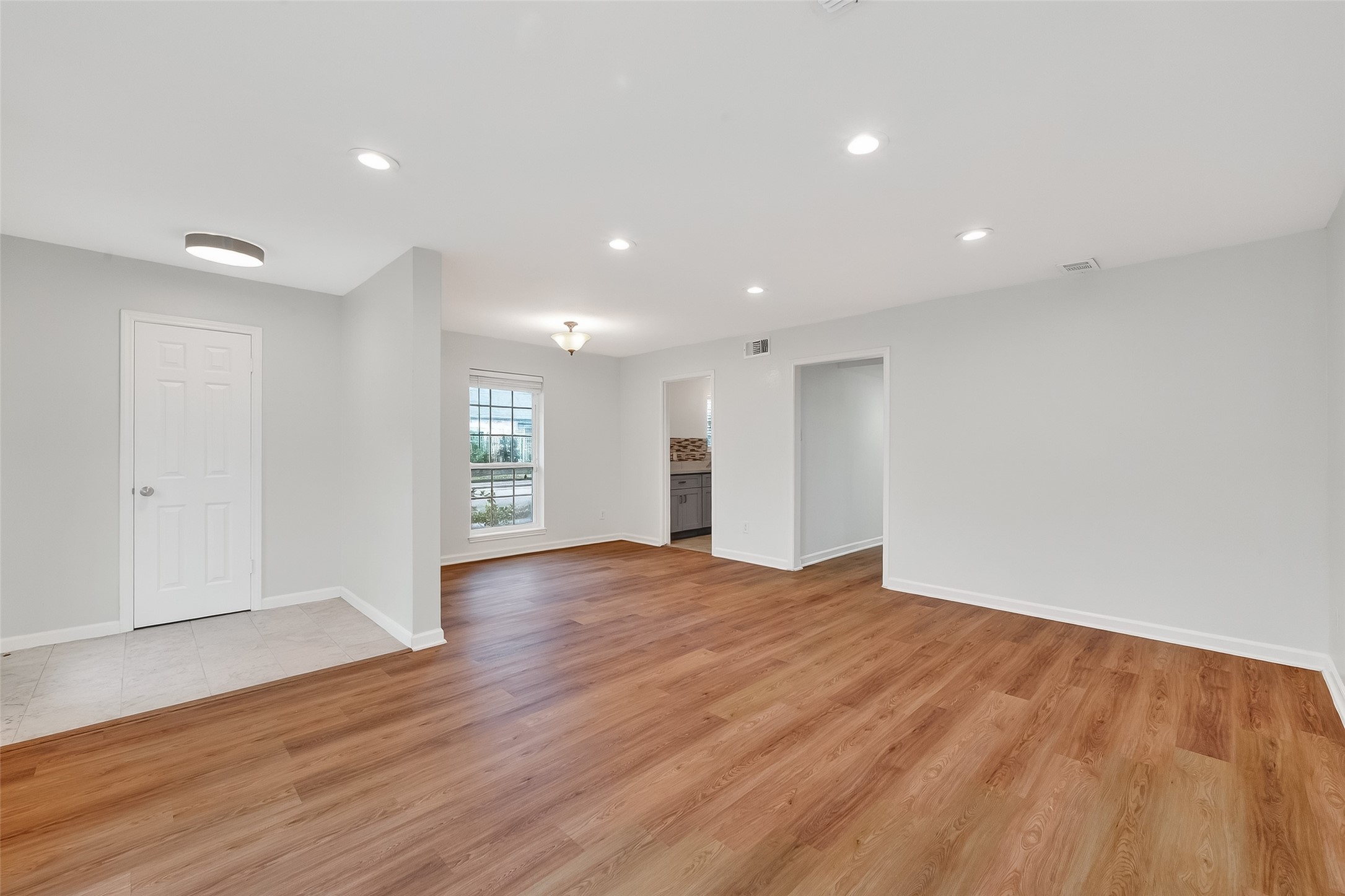 500 N Post Oak Lane Property Photo 5