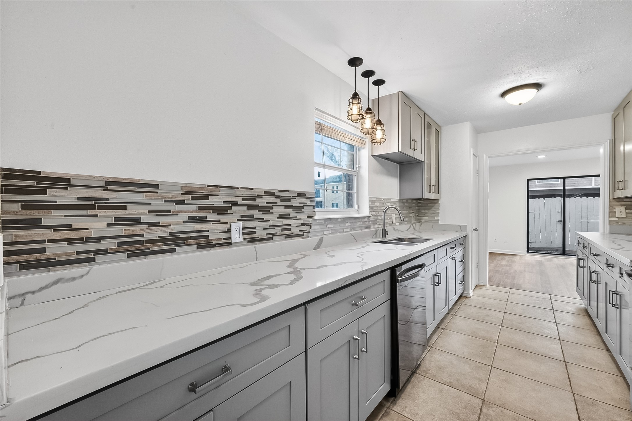 500 N Post Oak Lane Property Photo 11