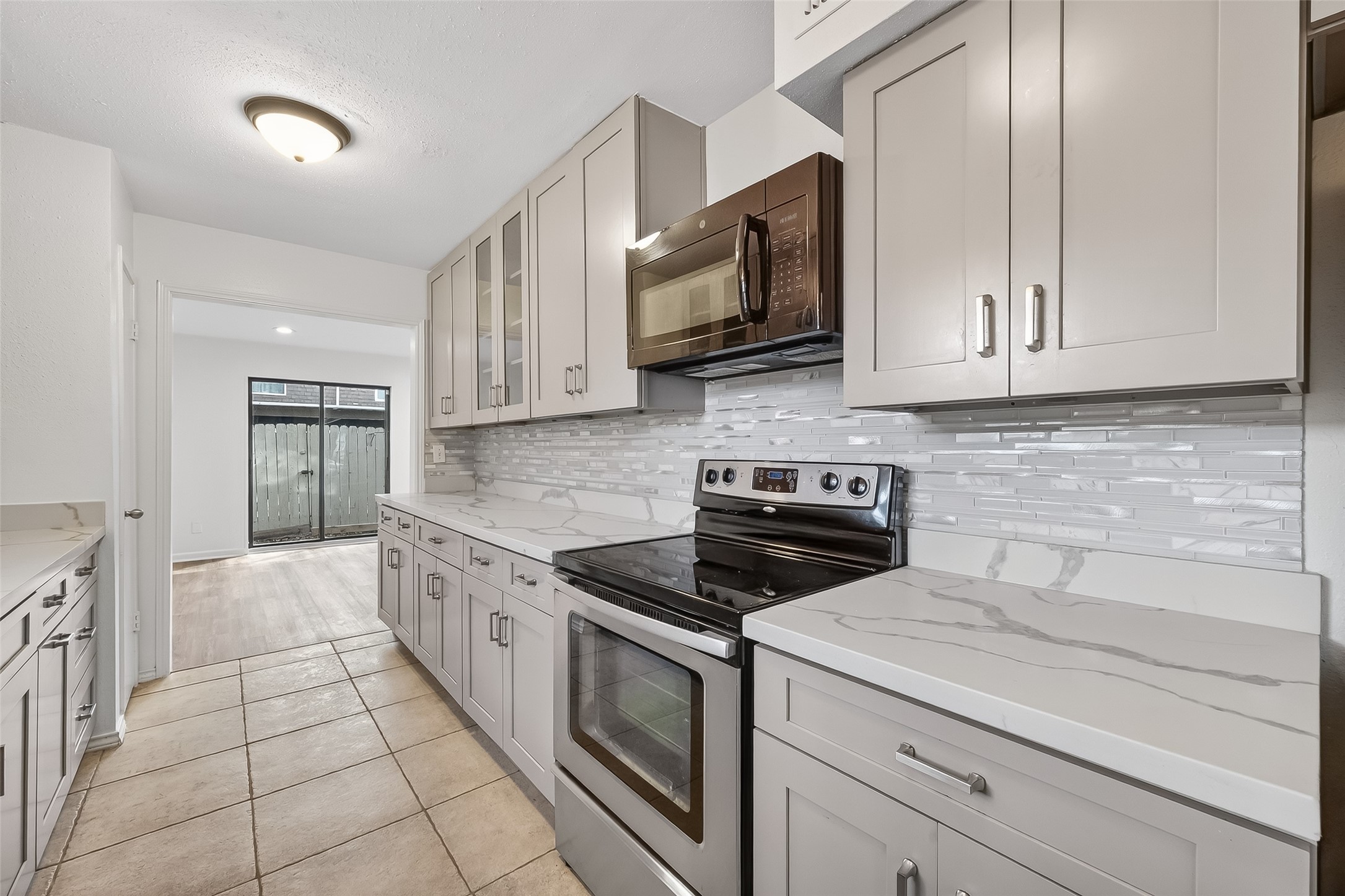 500 N Post Oak Lane Property Photo 13