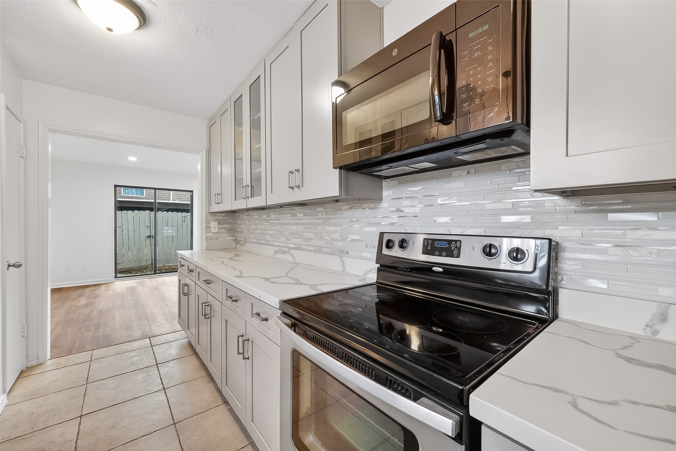 500 N Post Oak Lane Property Photo 14