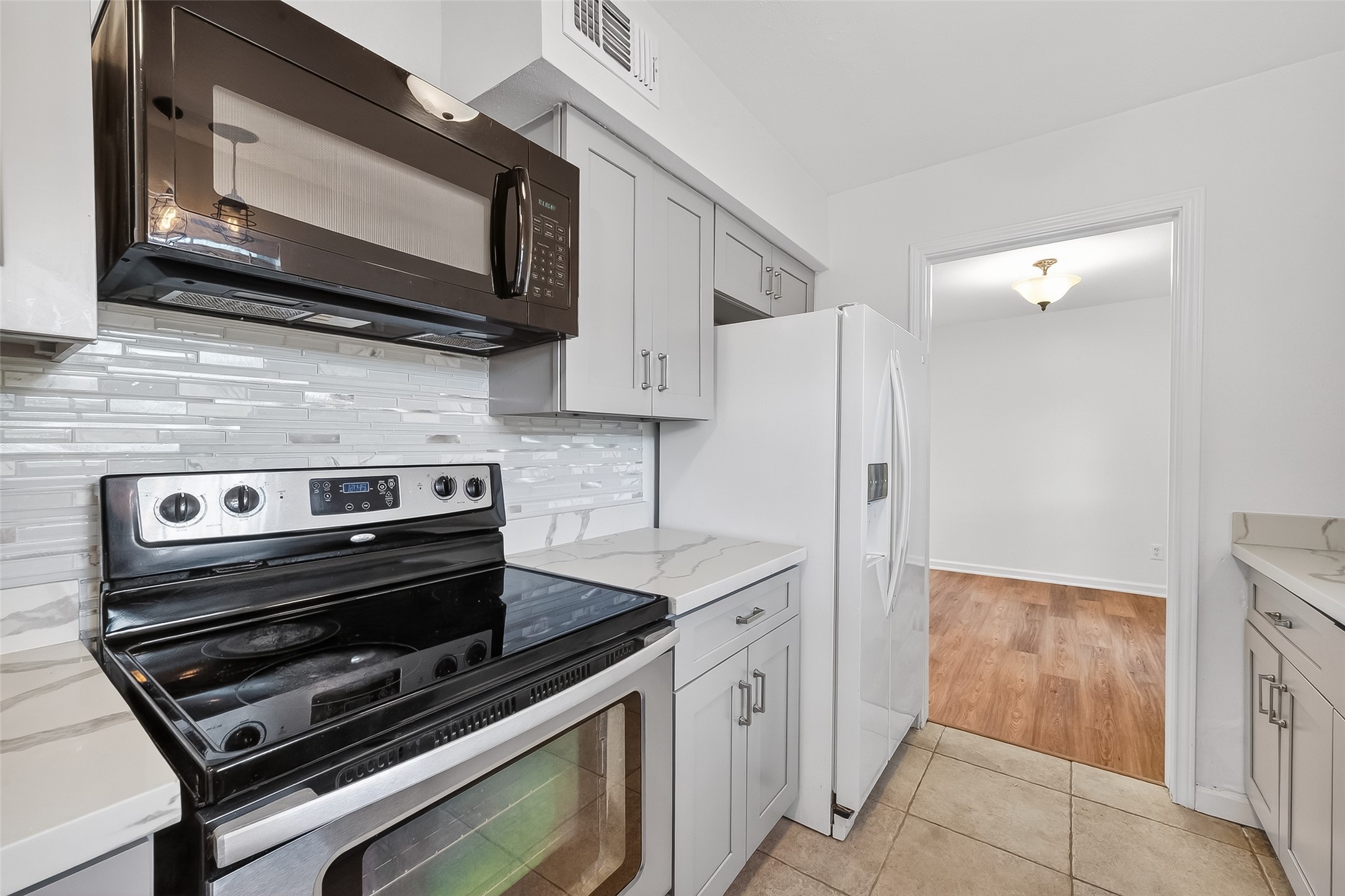 500 N Post Oak Lane Property Photo 16