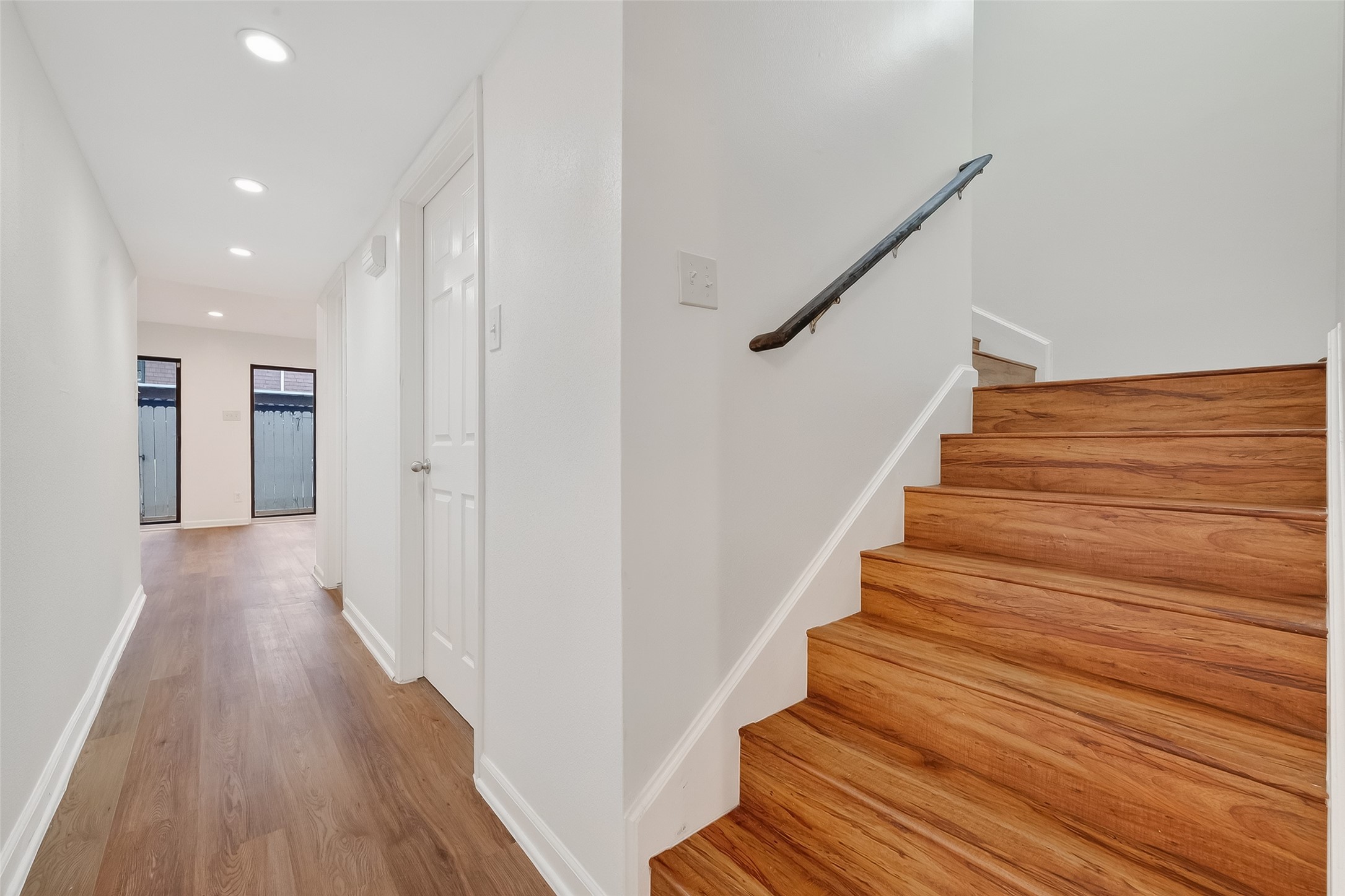500 N Post Oak Lane Property Photo 24
