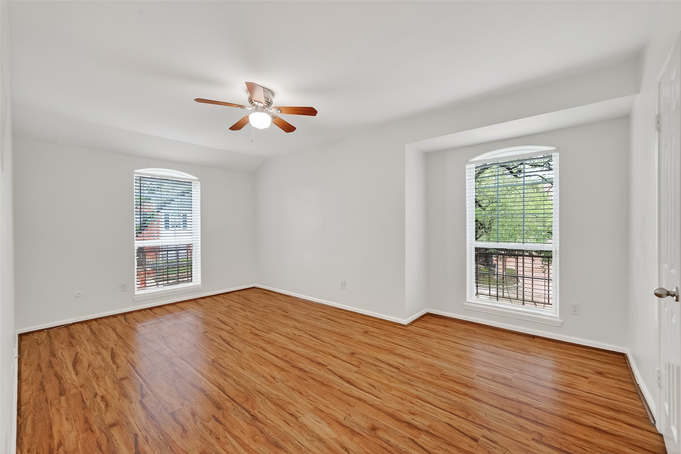 500 N Post Oak Lane Property Photo 27