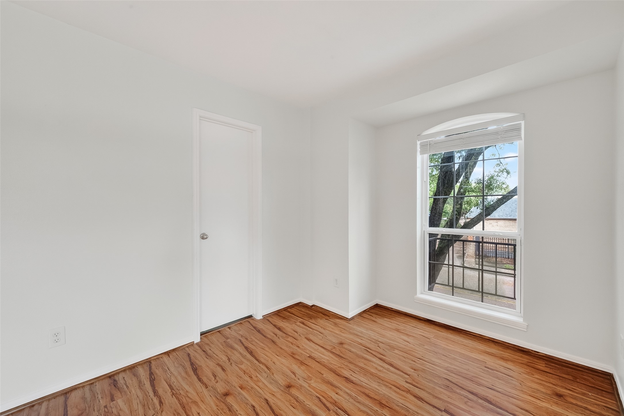 500 N Post Oak Lane Property Photo 33