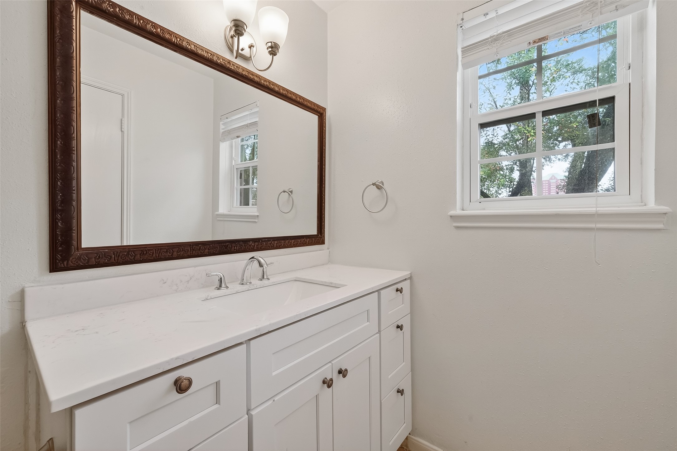 500 N Post Oak Lane Property Photo 39