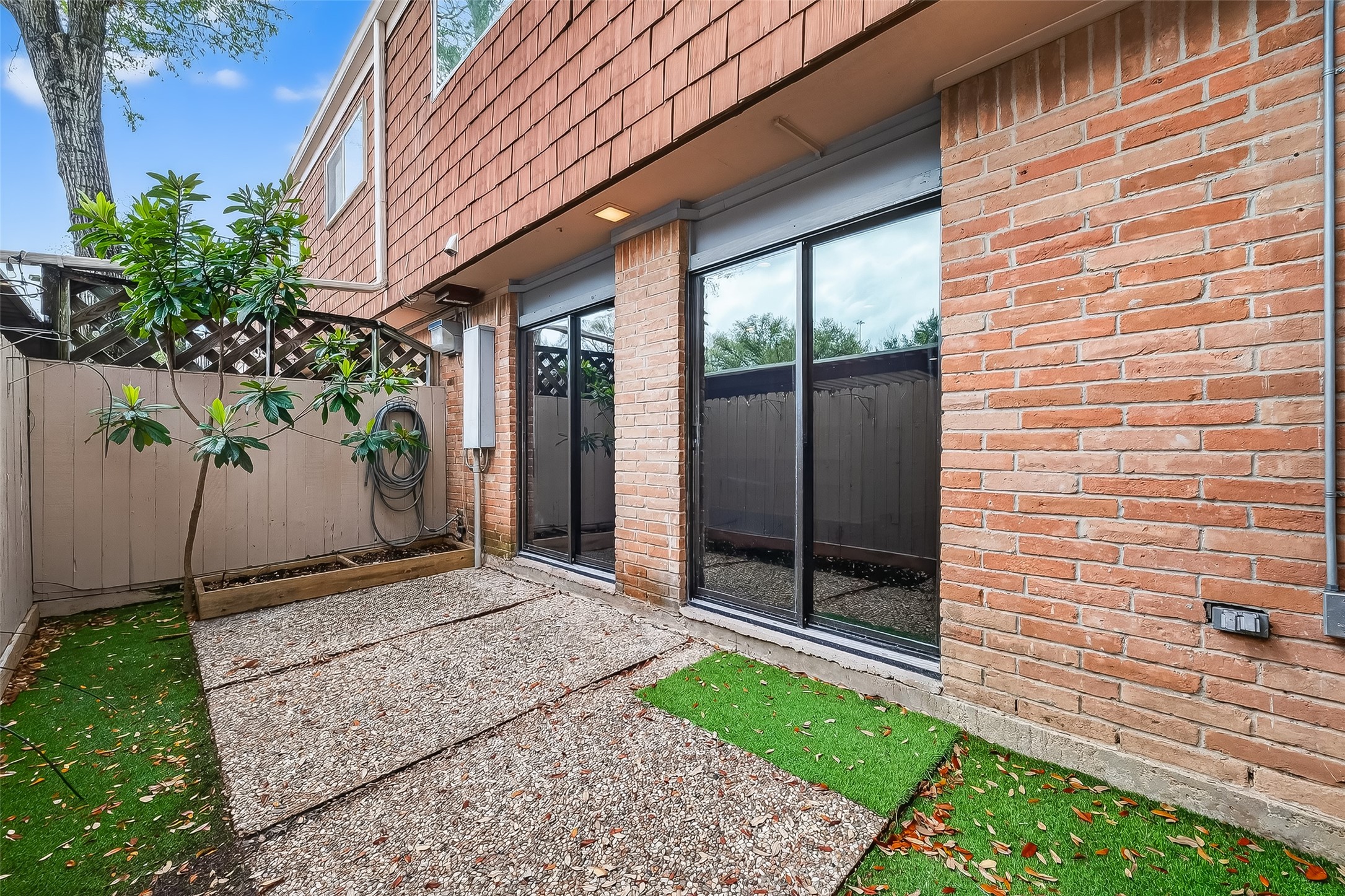 500 N Post Oak Lane Property Photo 44