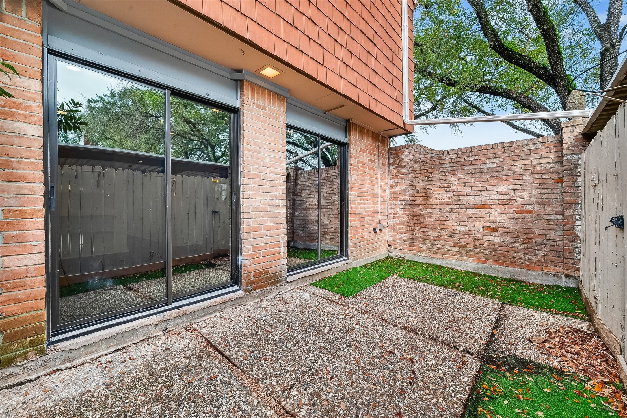 500 N Post Oak Lane Property Photo 45