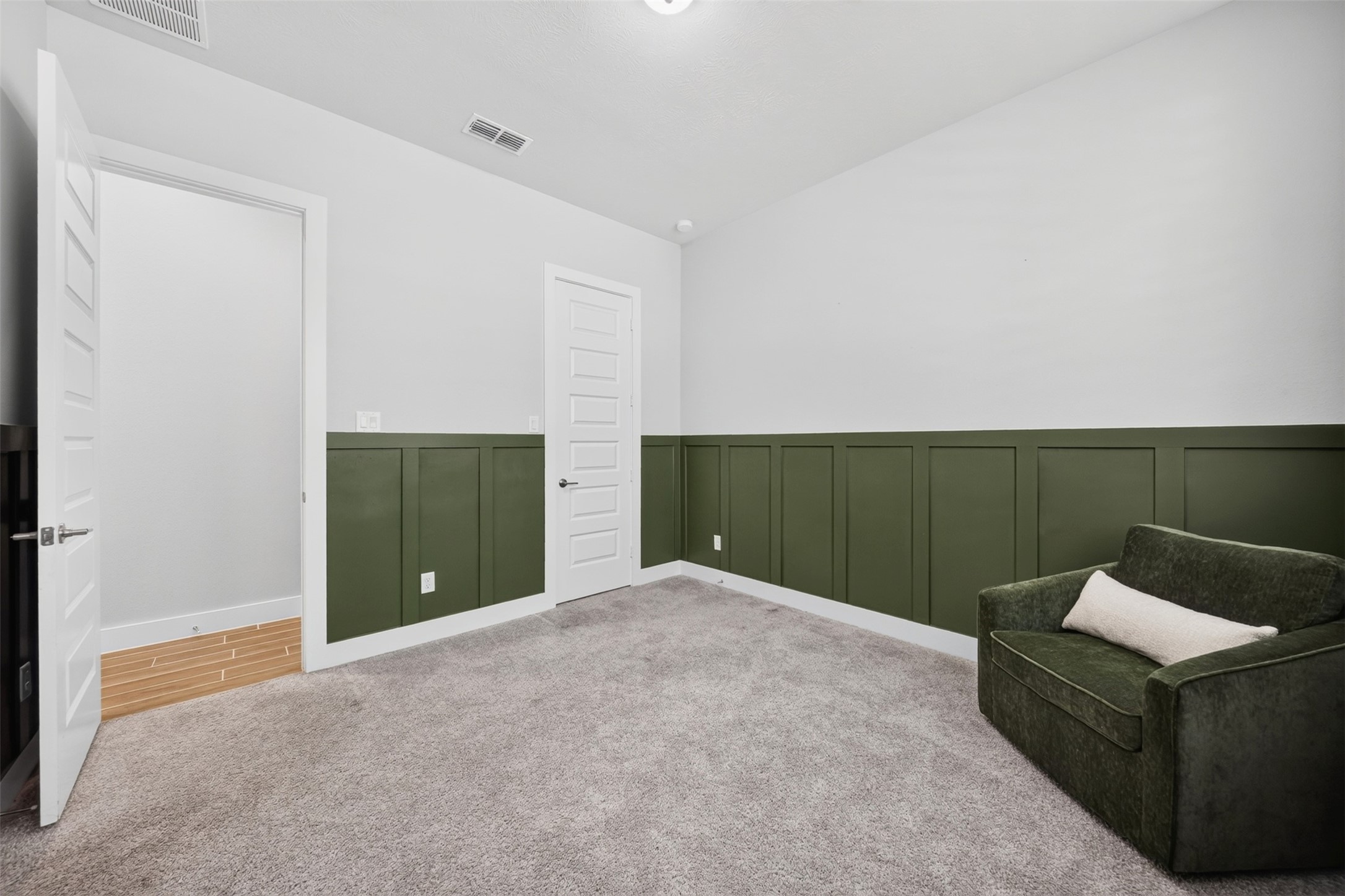 221 Lakehouse Landing Drive Property Photo 8