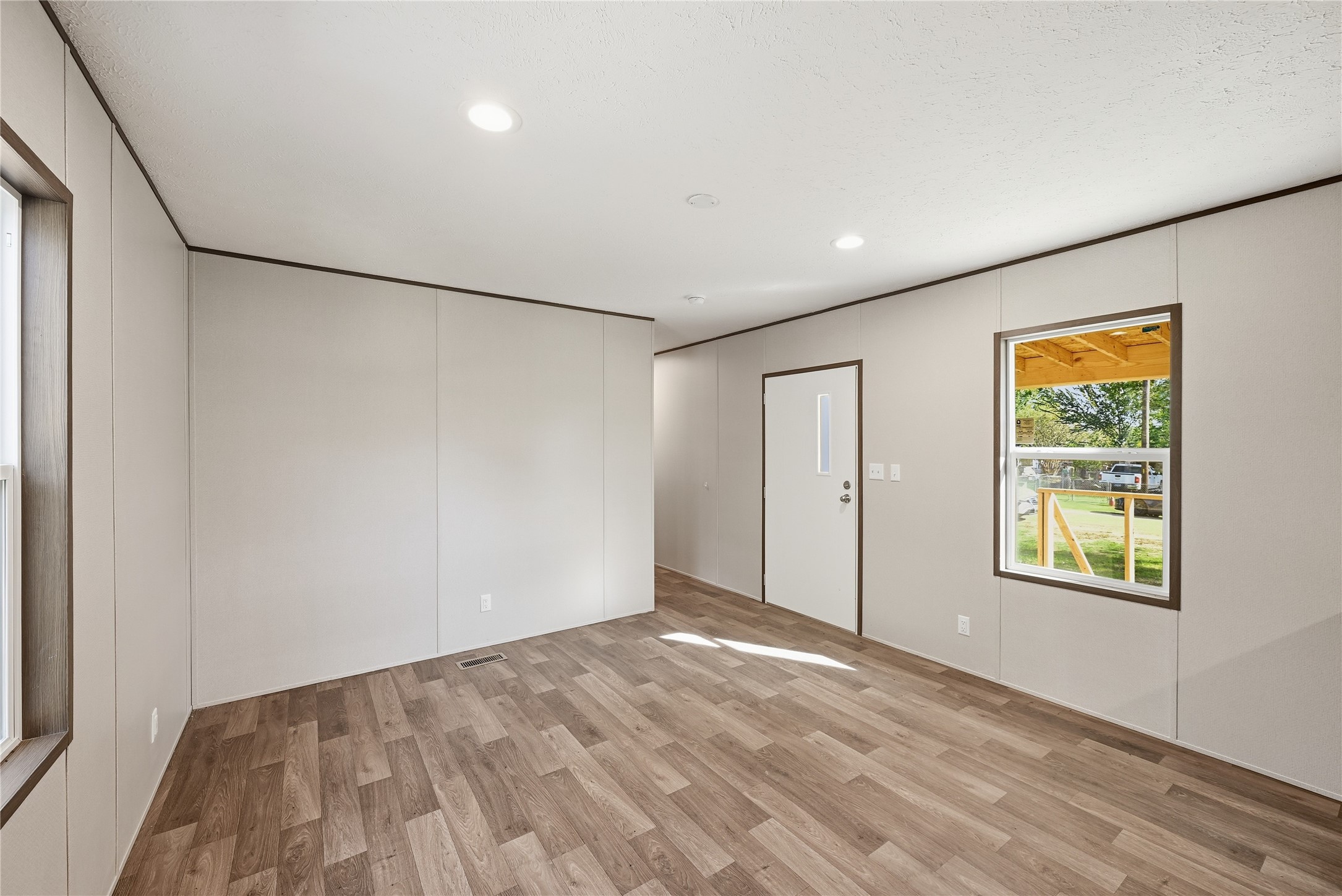 38904 West Drive Property Photo 5