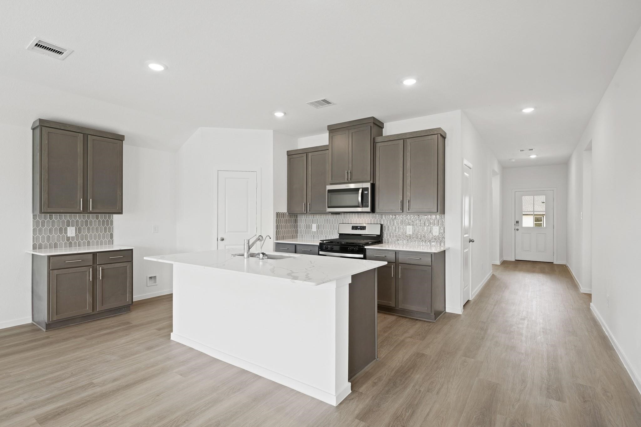 15730 Garden Ridge Drive Property Photo 3