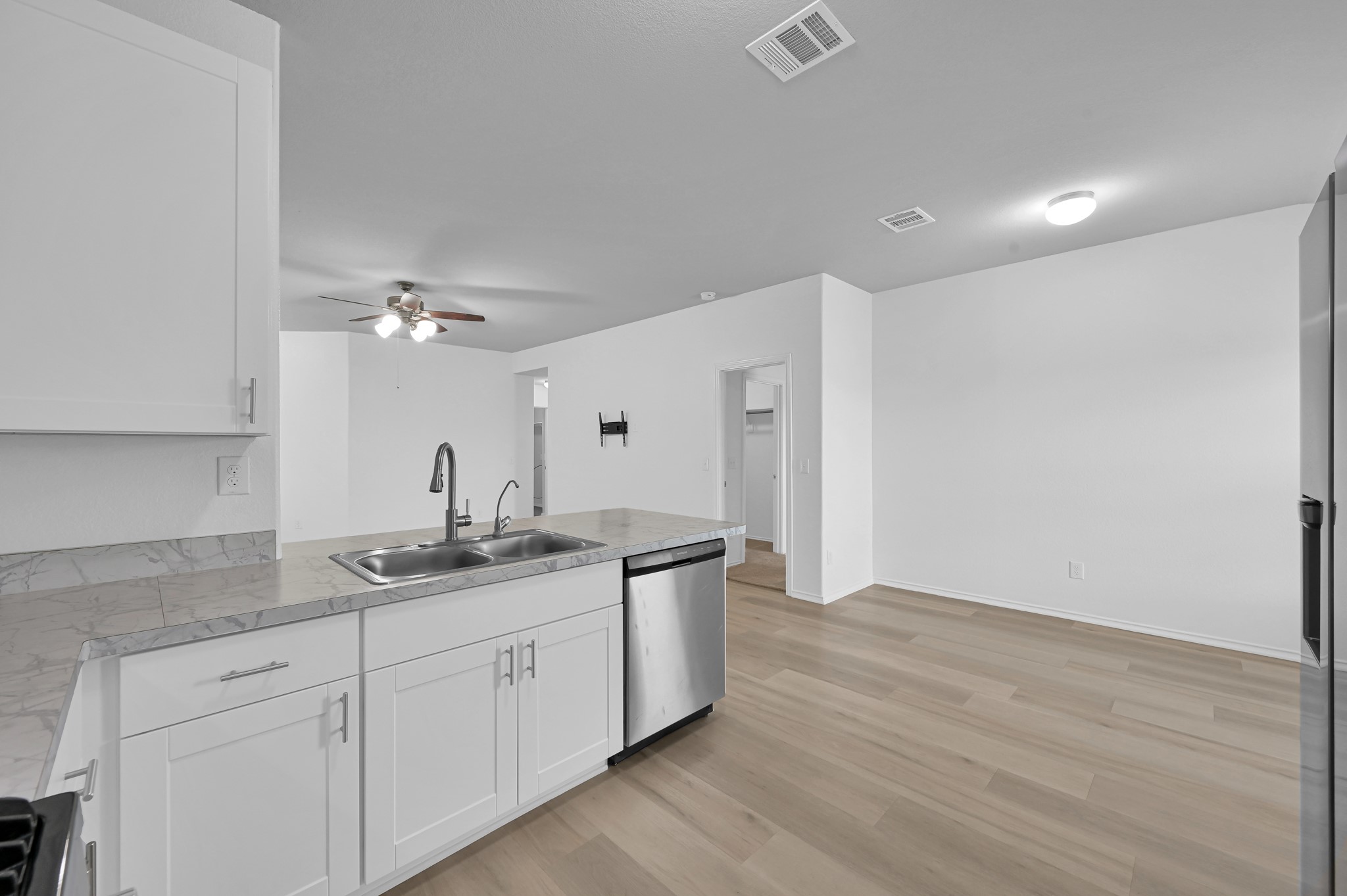 21011 Twining Rose Lane Property Photo 6