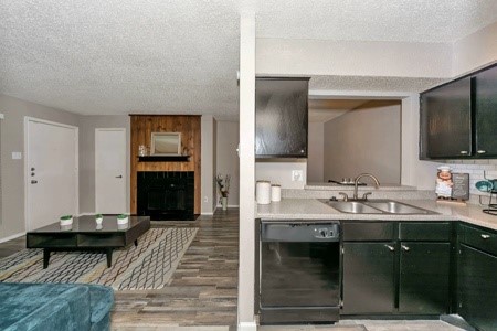 500 E Loop 820 606 Property Photo 5