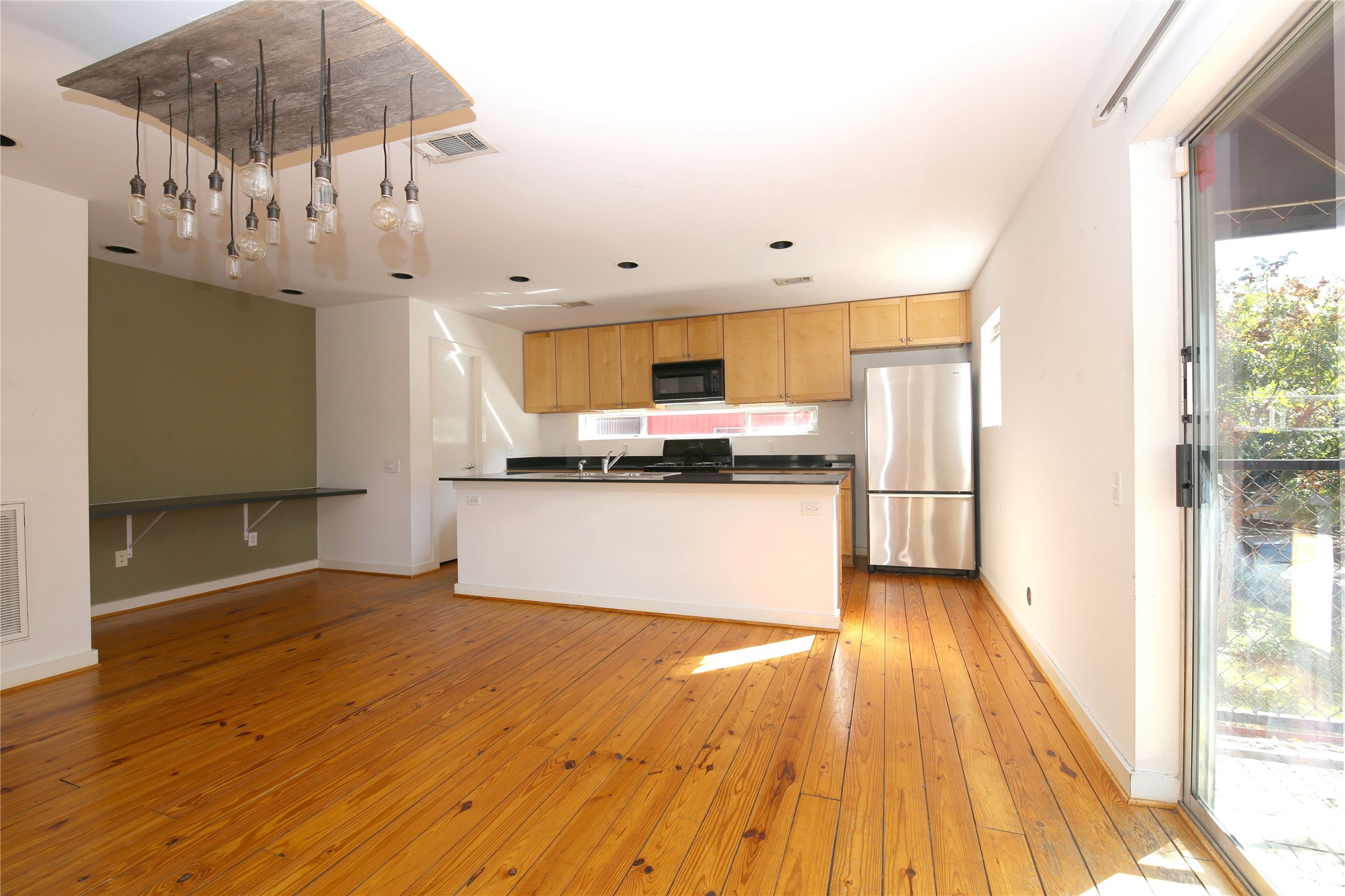 2819 Crawford Property Photo 5