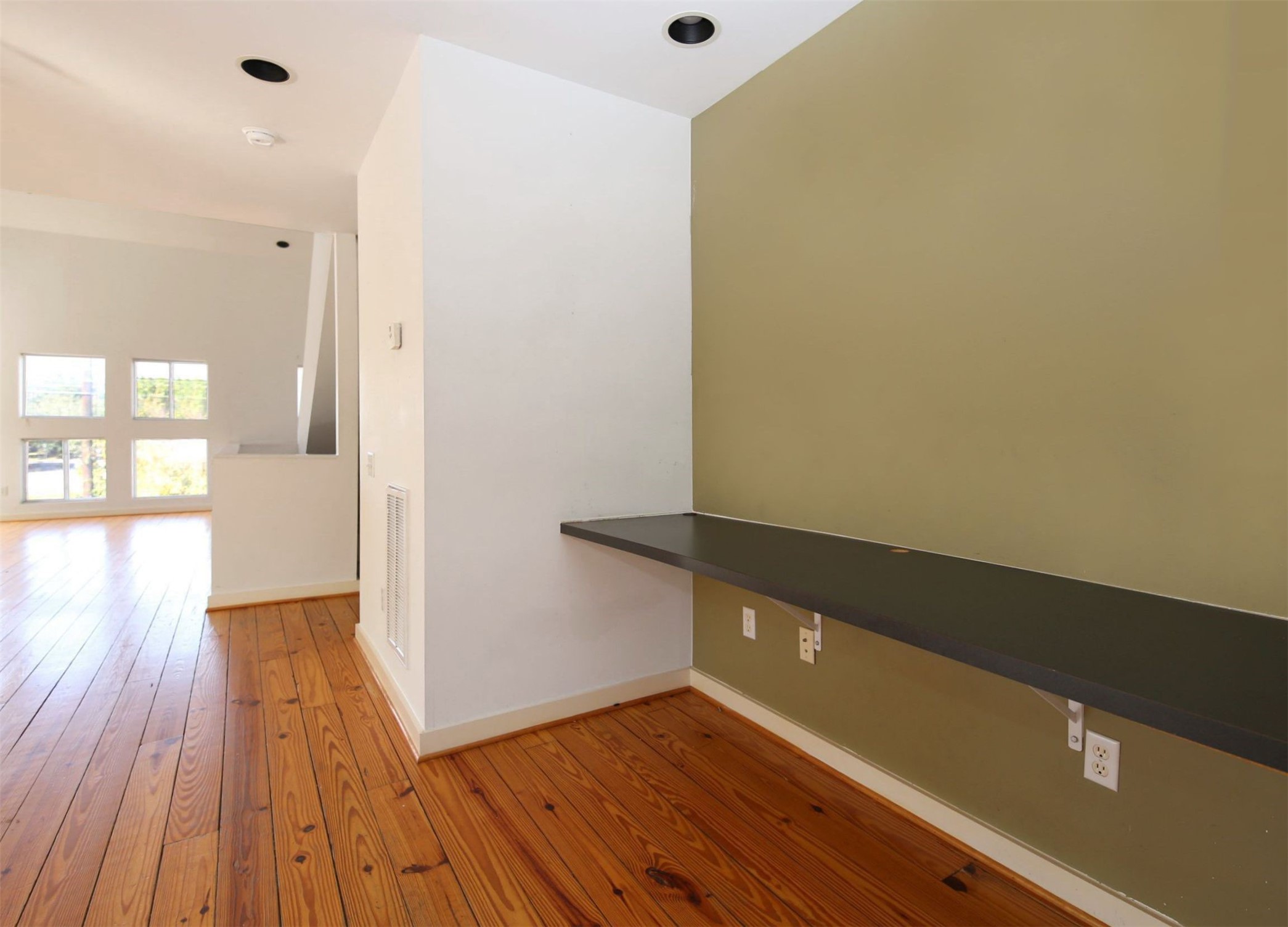 2819 Crawford Property Photo 9