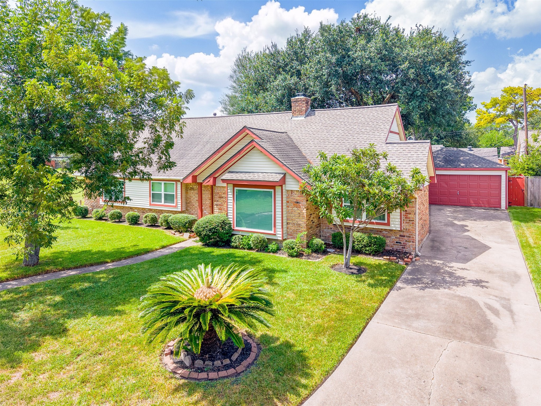 2503 Moss Hill Drive Property Photo 1