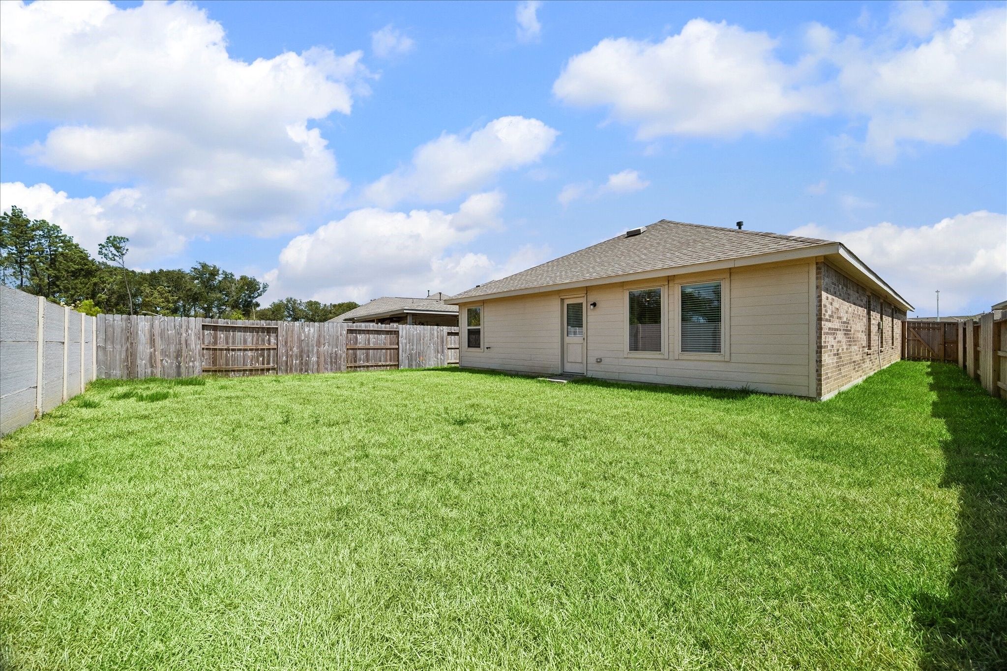 21583 Casavatore Dr Property Photo 8