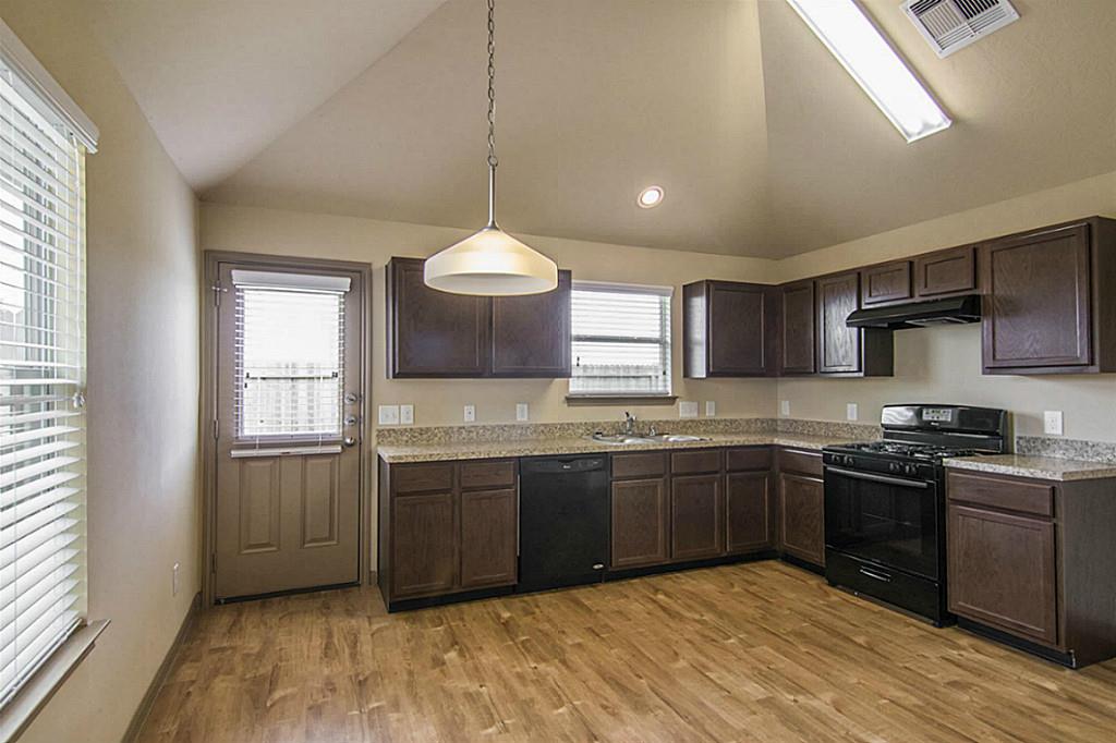 5750 Kyle Cove Drive Property Photo 3