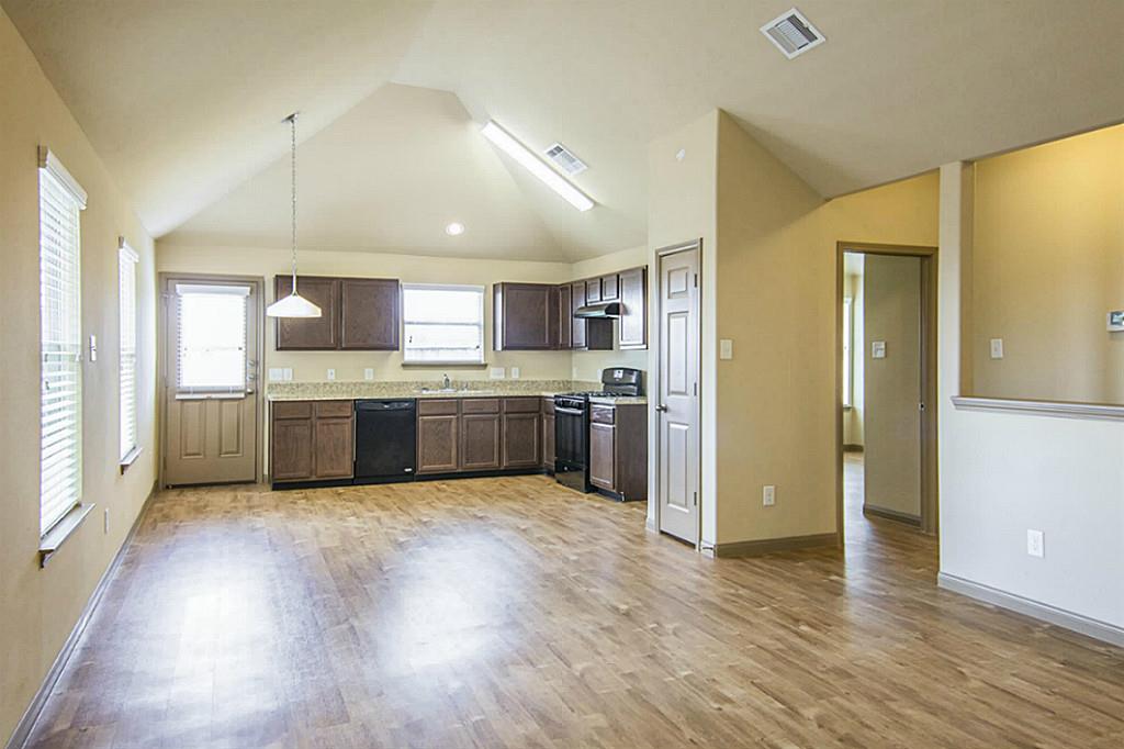 5750 Kyle Cove Drive Property Photo 5