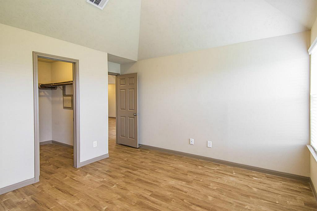 5750 Kyle Cove Drive Property Photo 10