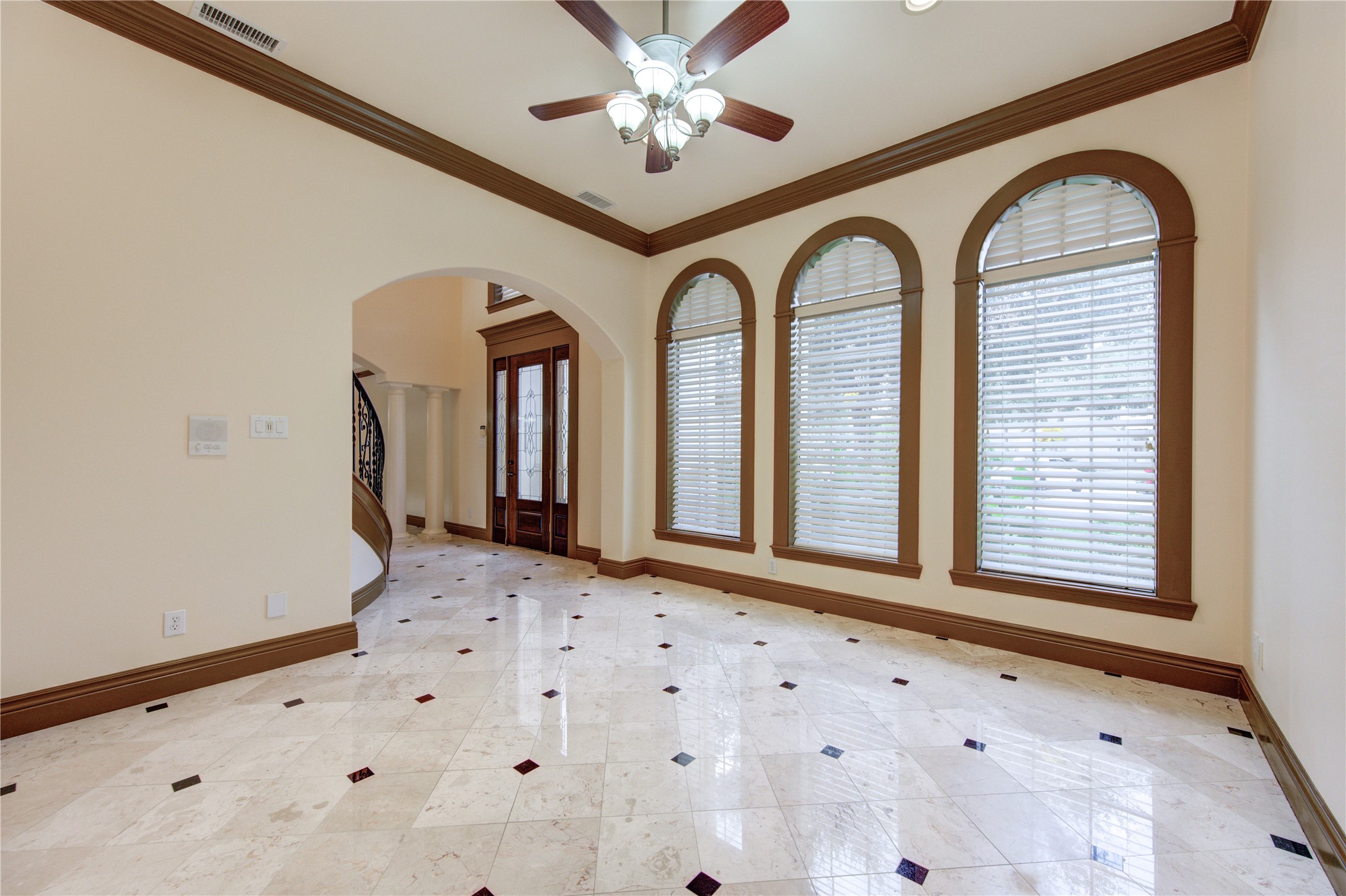 5207 Eagle Pointe Court Property Photo 8