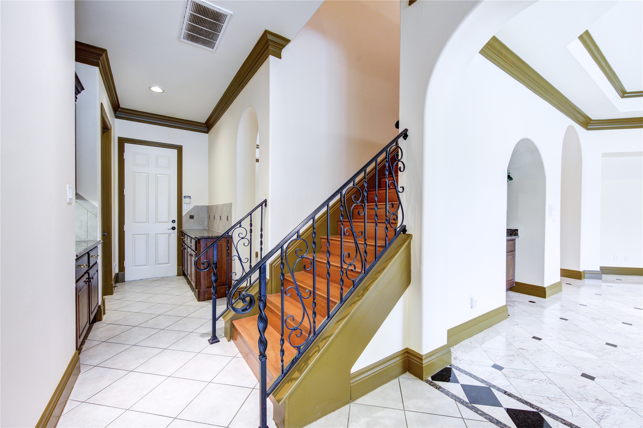5207 Eagle Pointe Court Property Photo 12
