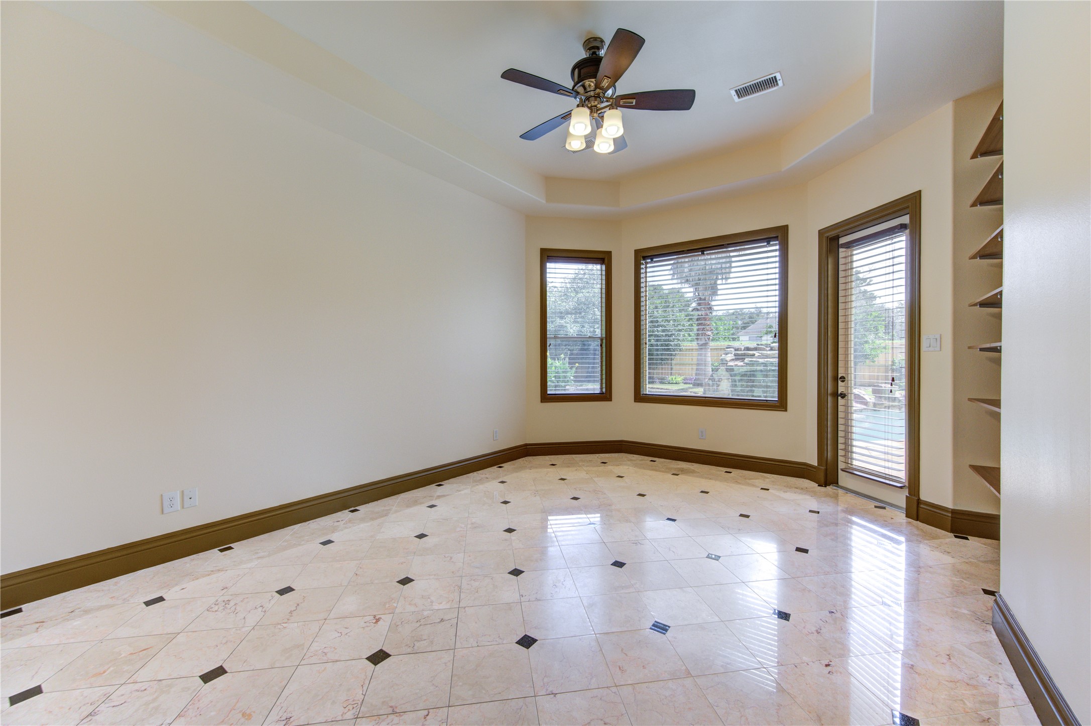 5207 Eagle Pointe Court Property Photo 14