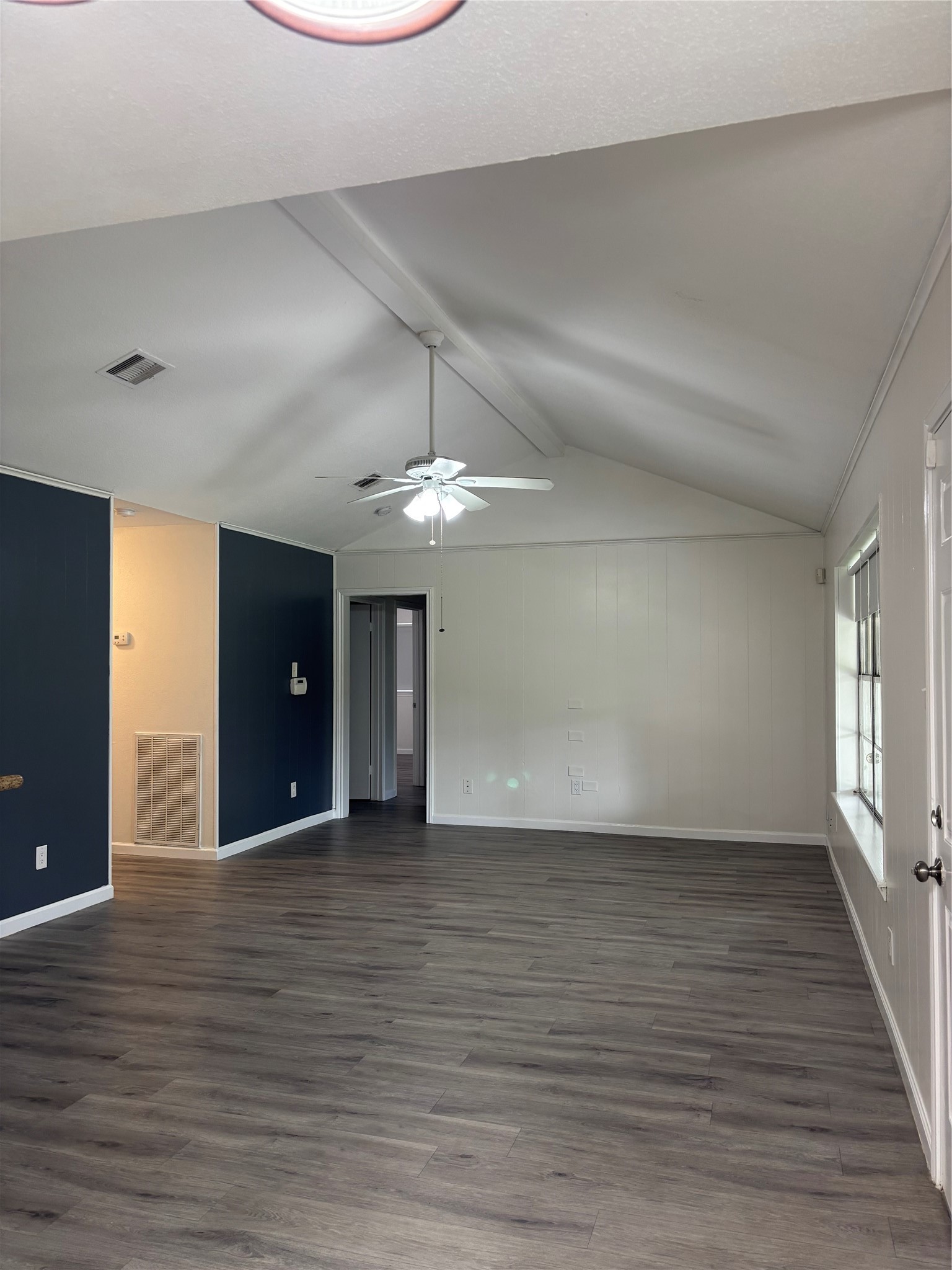 5008 Rockland Drive Property Photo 3
