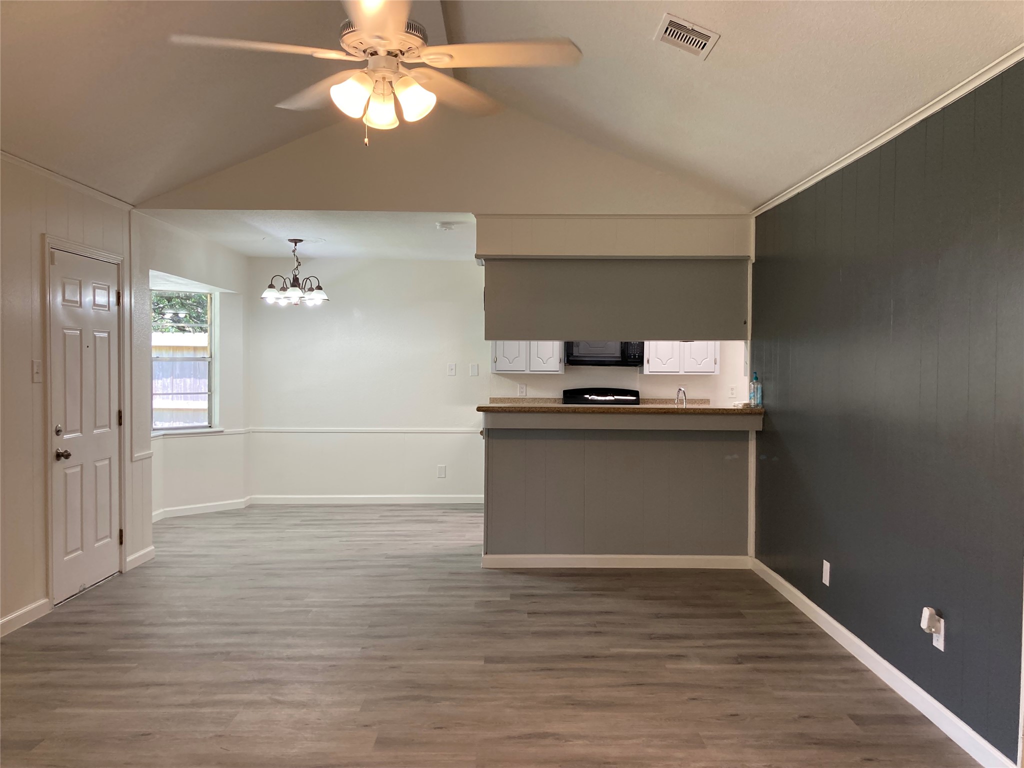 5008 Rockland Drive Property Photo 6