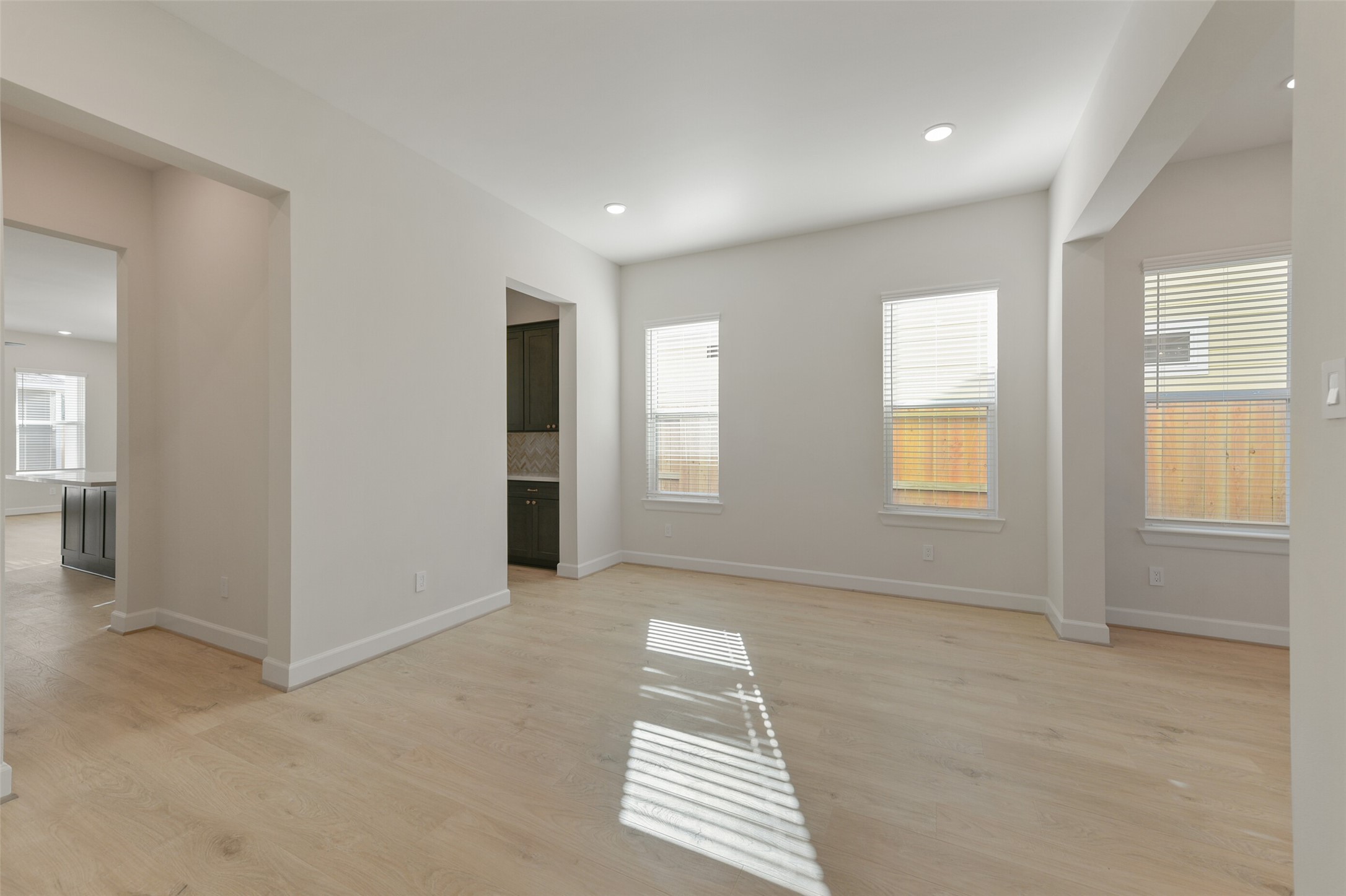 2513 S Houston Avenue Property Photo 8