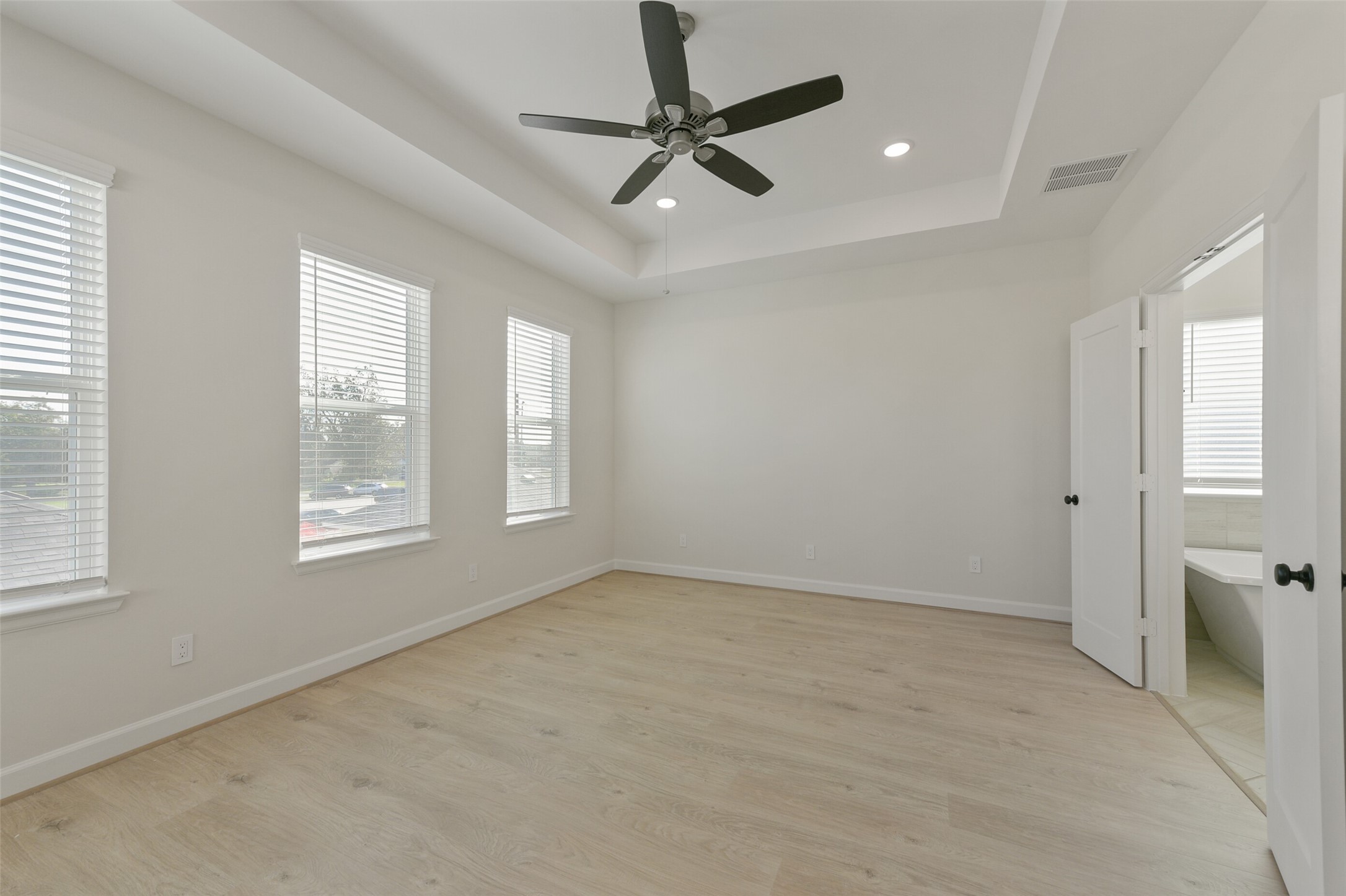 2513 S Houston Avenue Property Photo 23