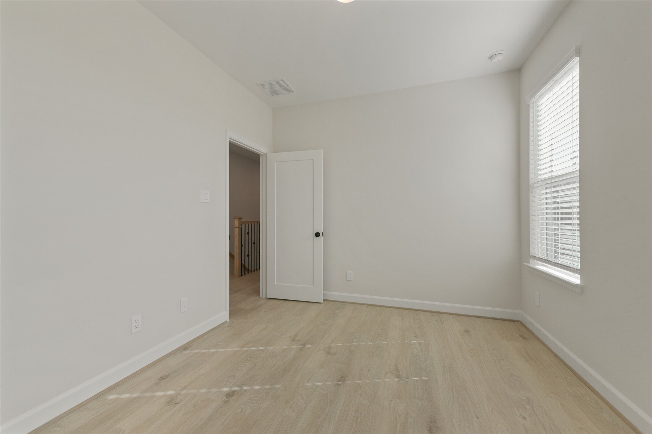 2513 S Houston Avenue Property Photo 31