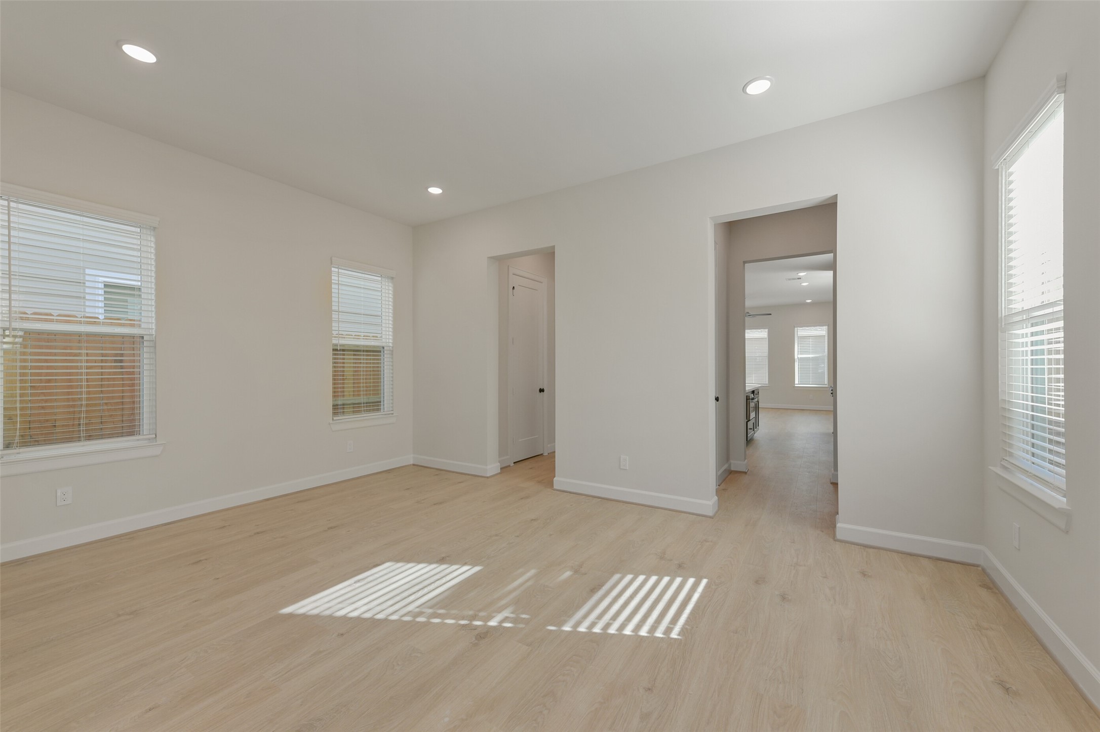 2513 S Houston Avenue Property Photo 36