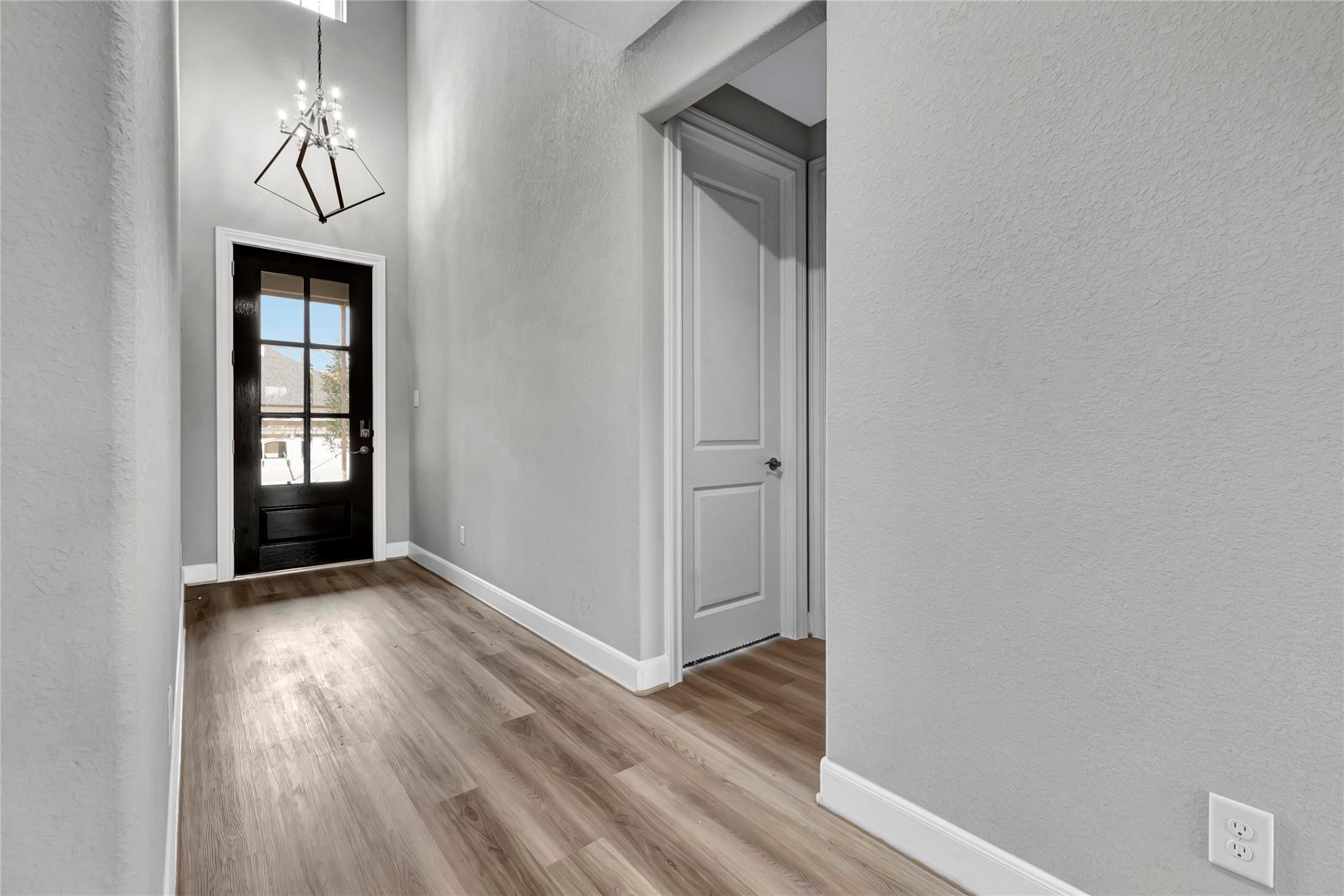 11211 Stirton Drive Property Photo 4