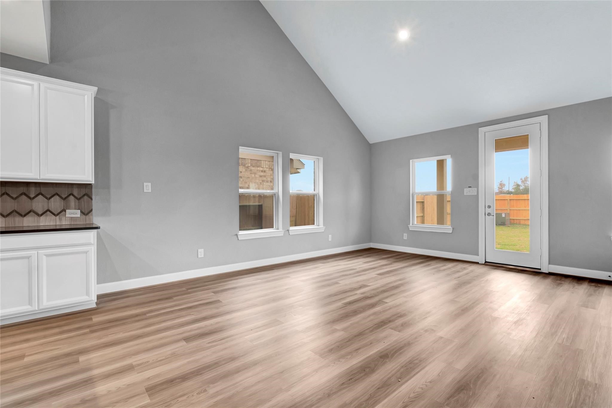 11211 Stirton Drive Property Photo 15