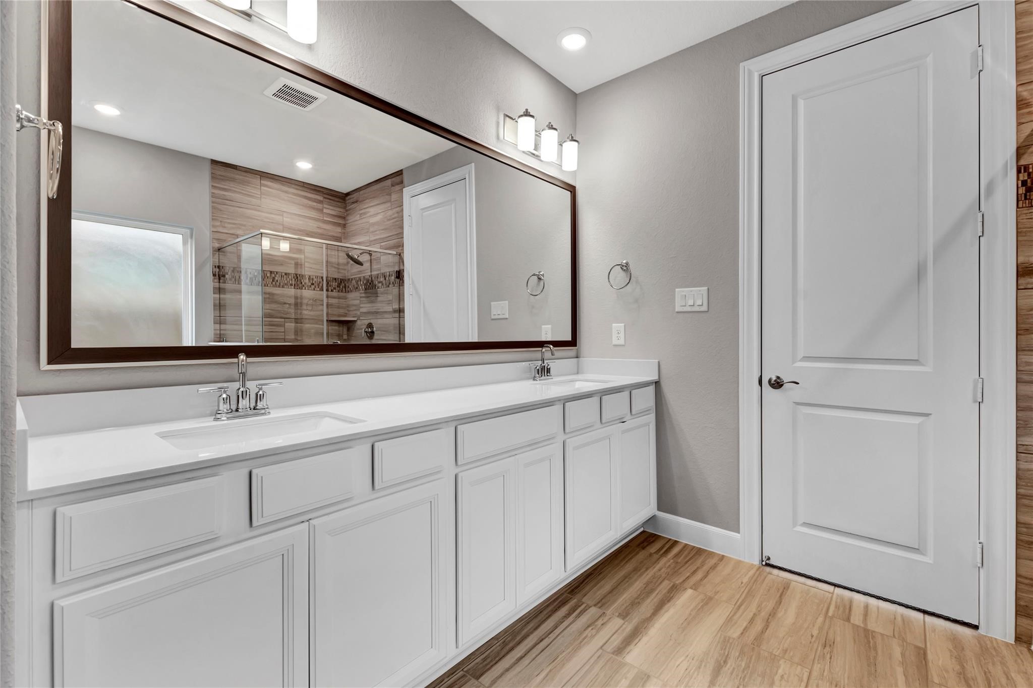11211 Stirton Drive Property Photo 17