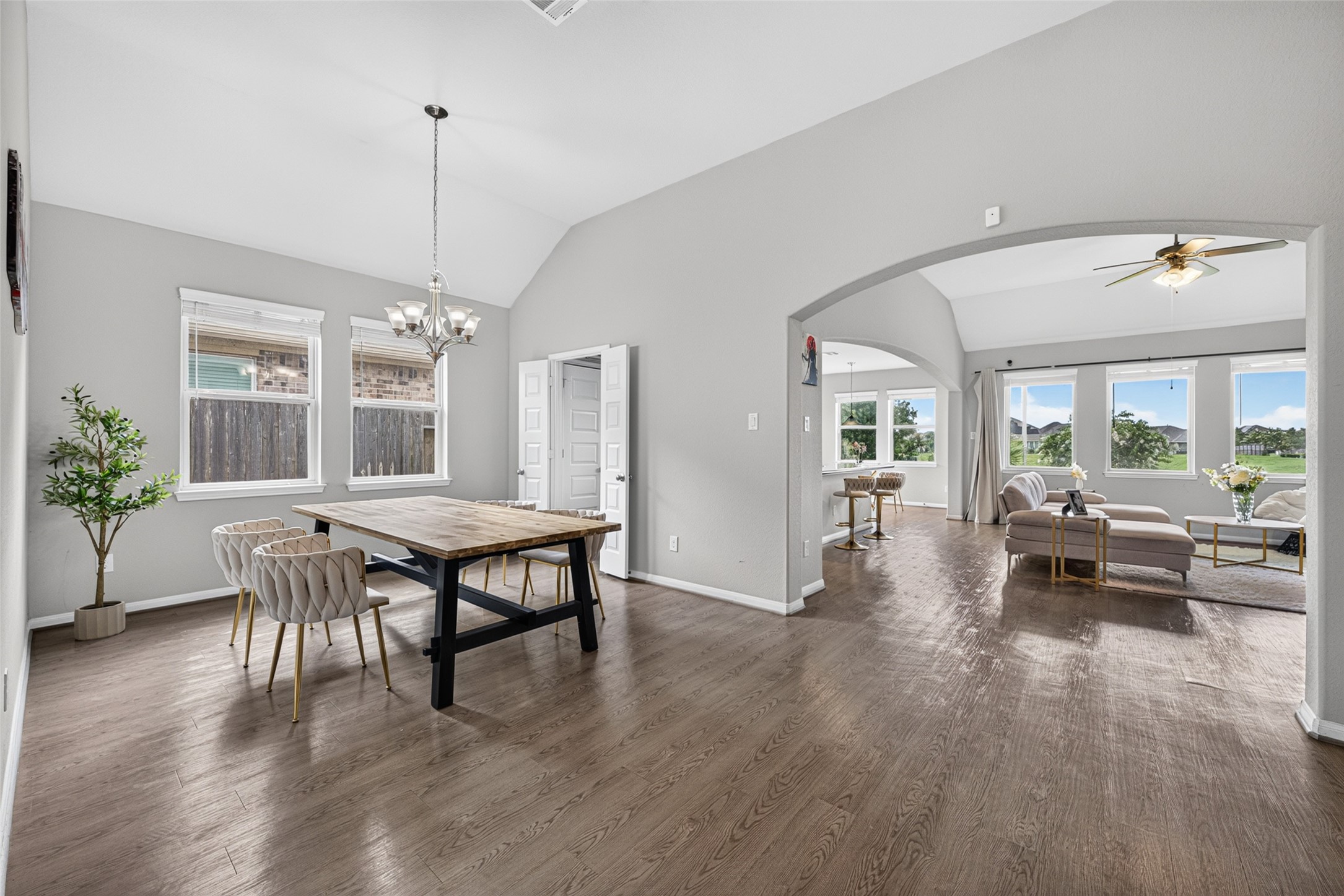 3106 Dry Creek Drive Property Photo 5