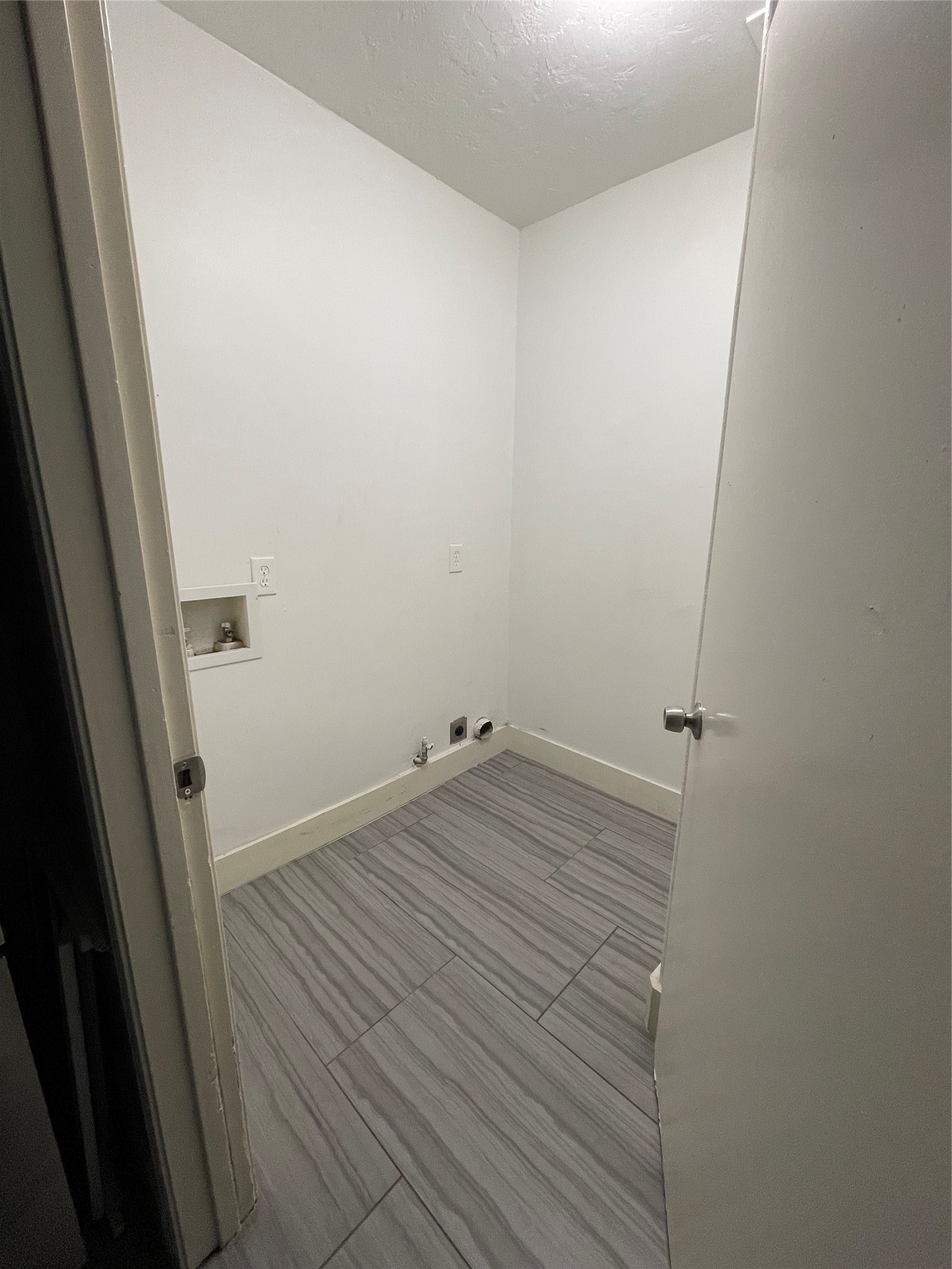 4421 Mayflower Street Property Photo 3