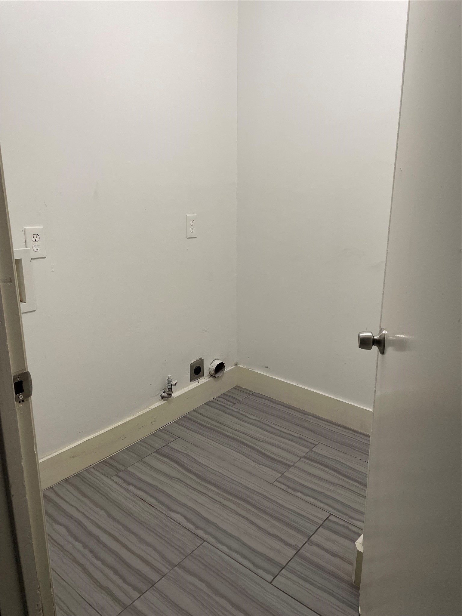 4421 Mayflower Street Property Photo 4