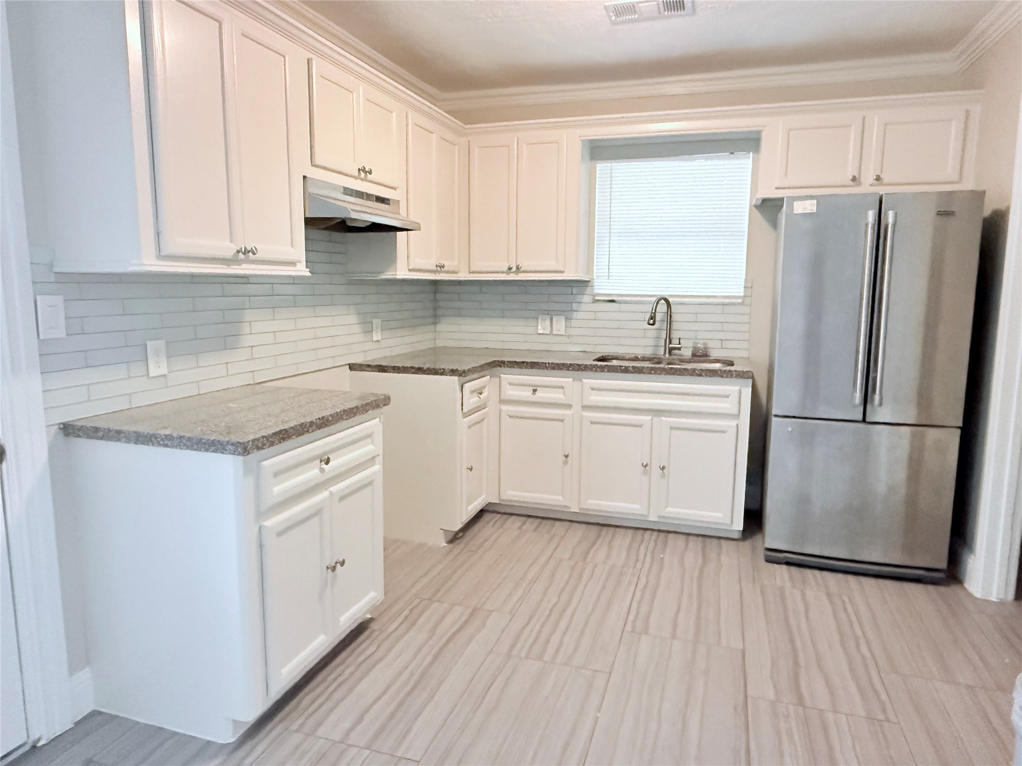 4421 Mayflower Street Property Photo 7