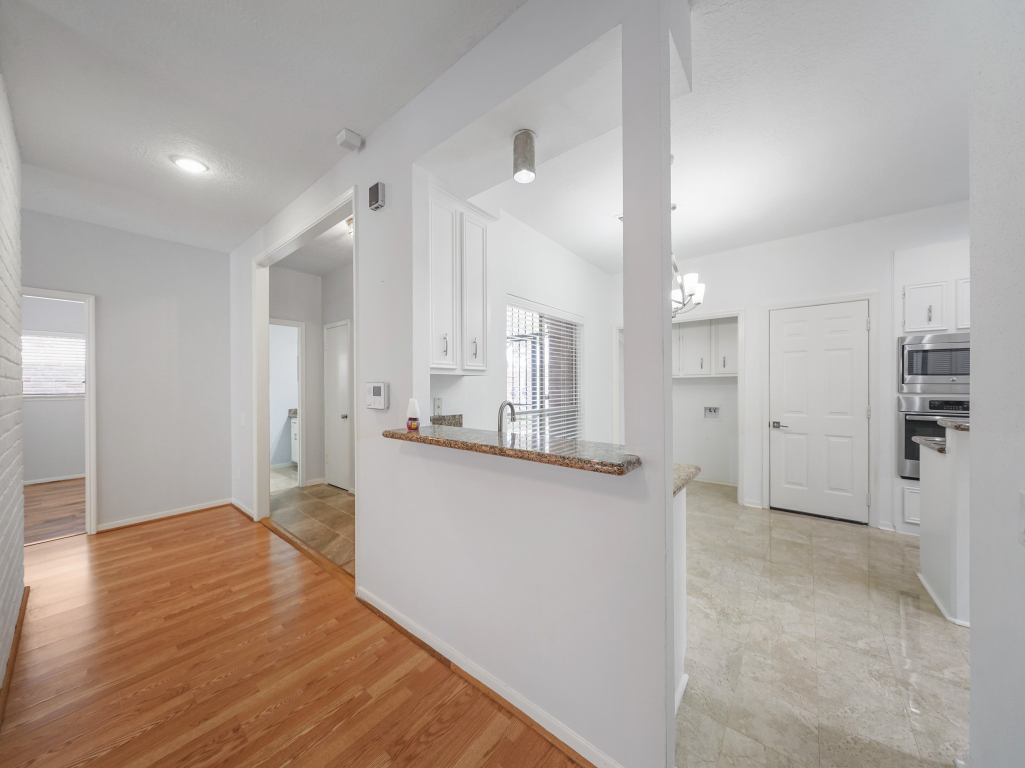 2226 Jamara Lane Property Photo 6