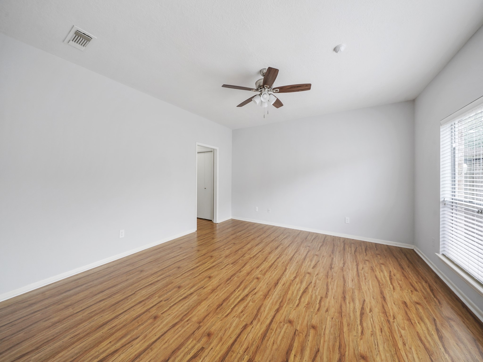 2226 Jamara Lane Property Photo 11