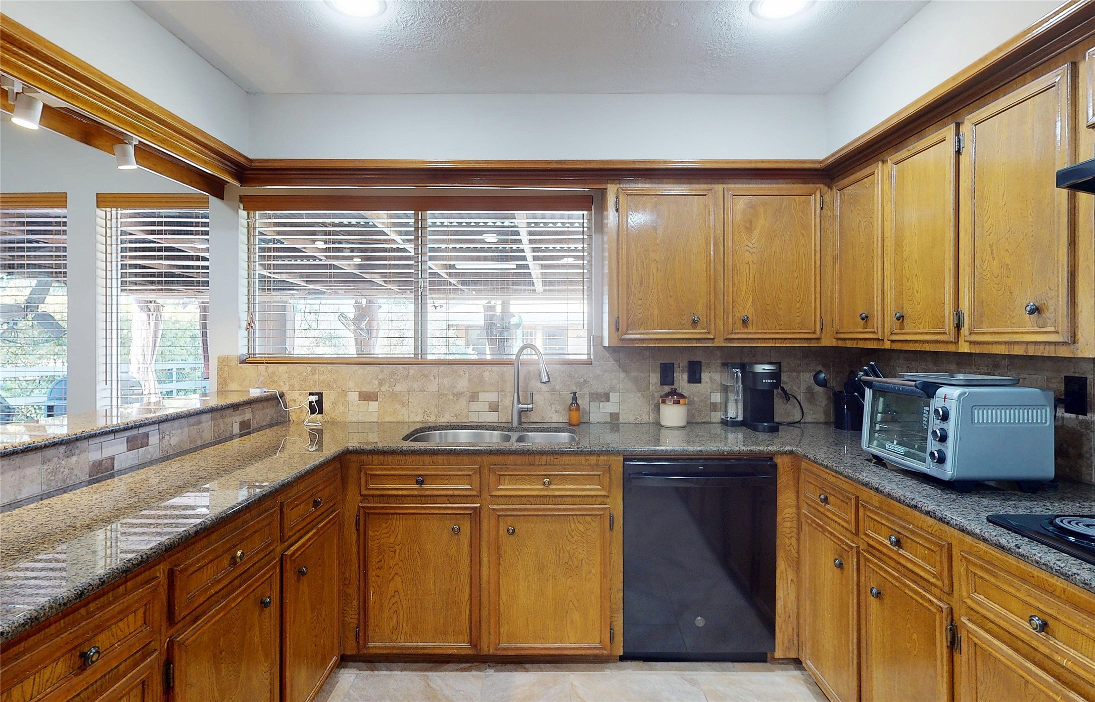 18107 W Cypress Hill Circle Property Photo 5