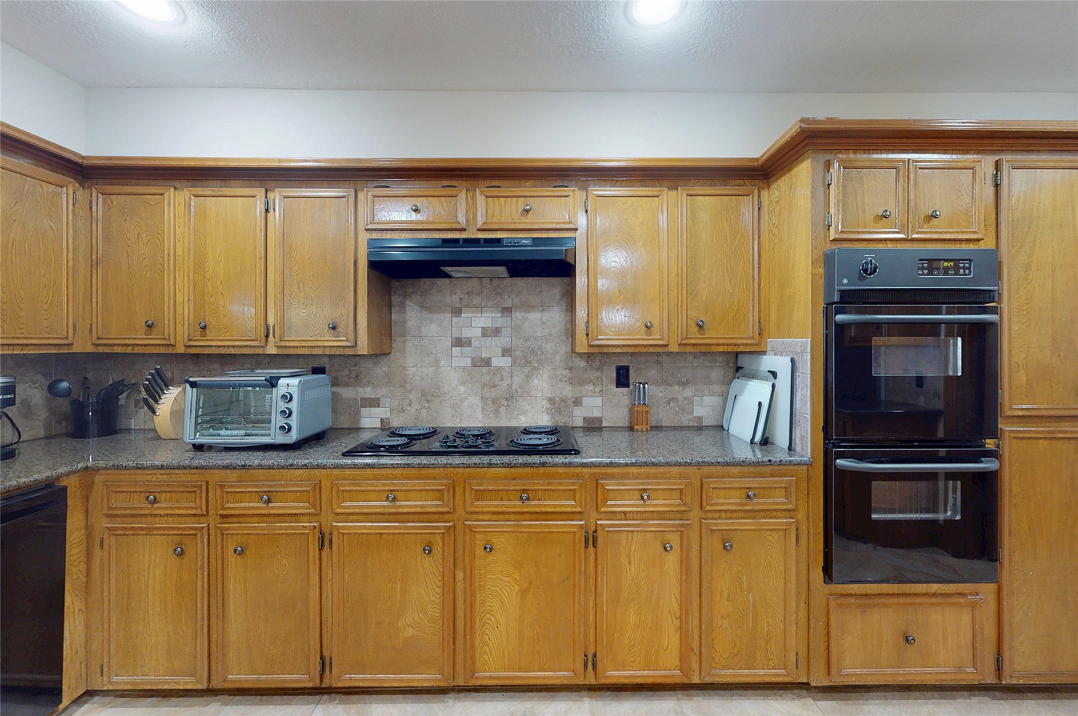 18107 W Cypress Hill Circle Property Photo 6