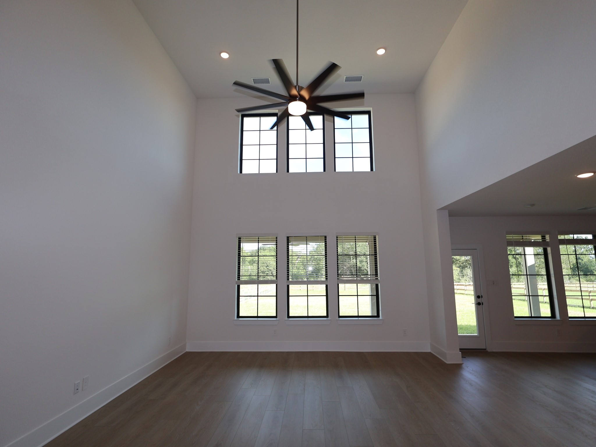 407 6th Street Property Photo 4