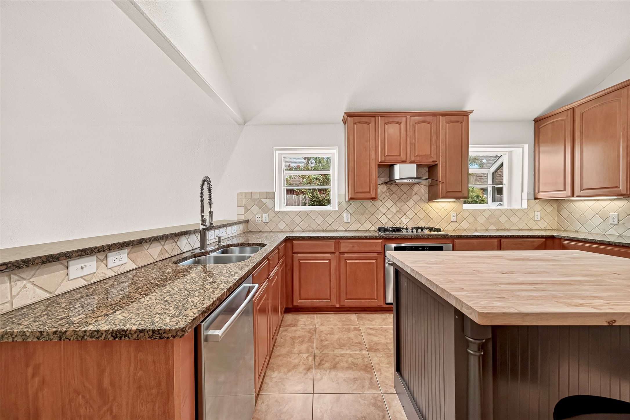 21018 Ripford Court Property Photo 15